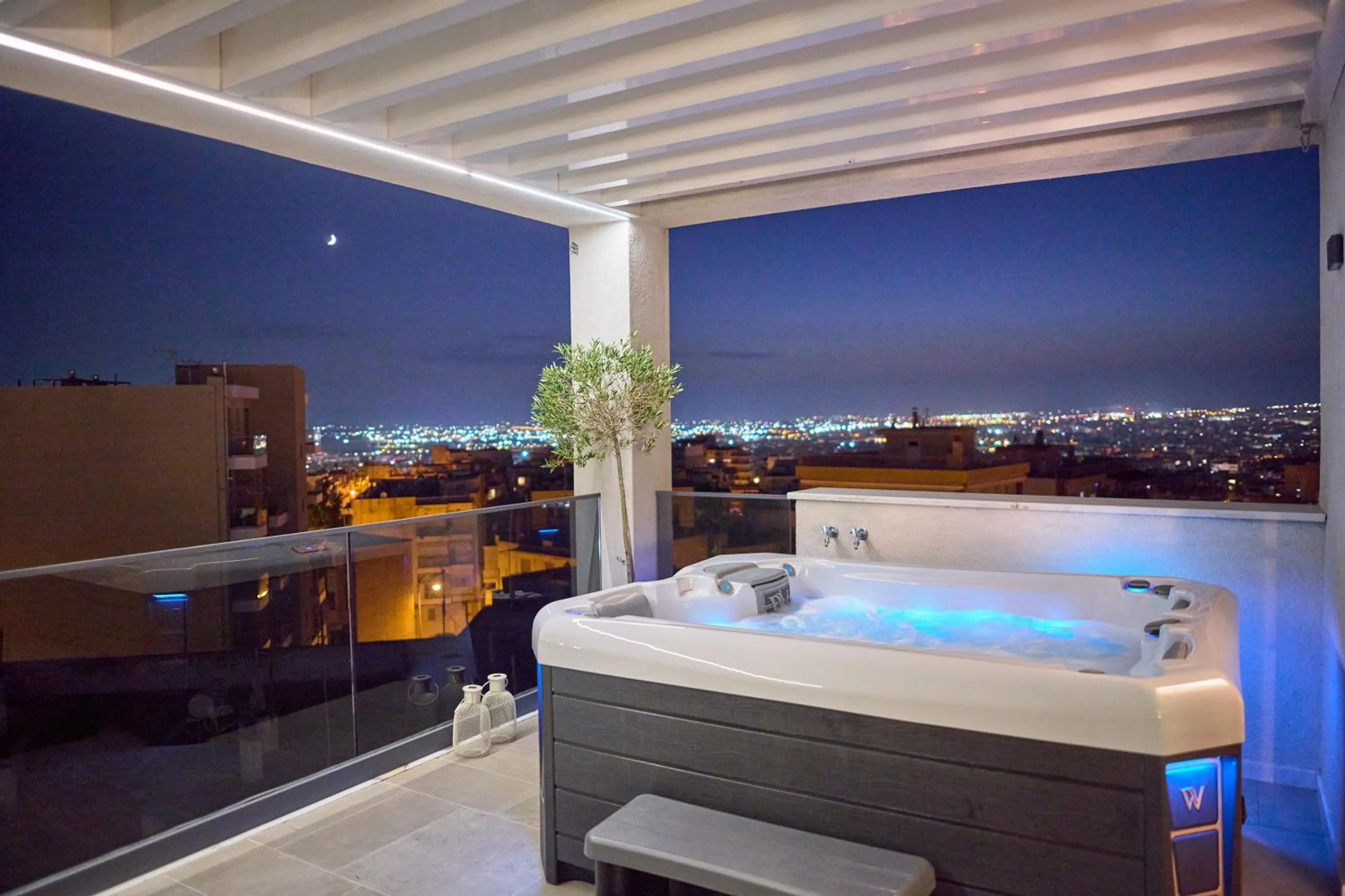 Hot Tub in SIGMA Suites Hotel