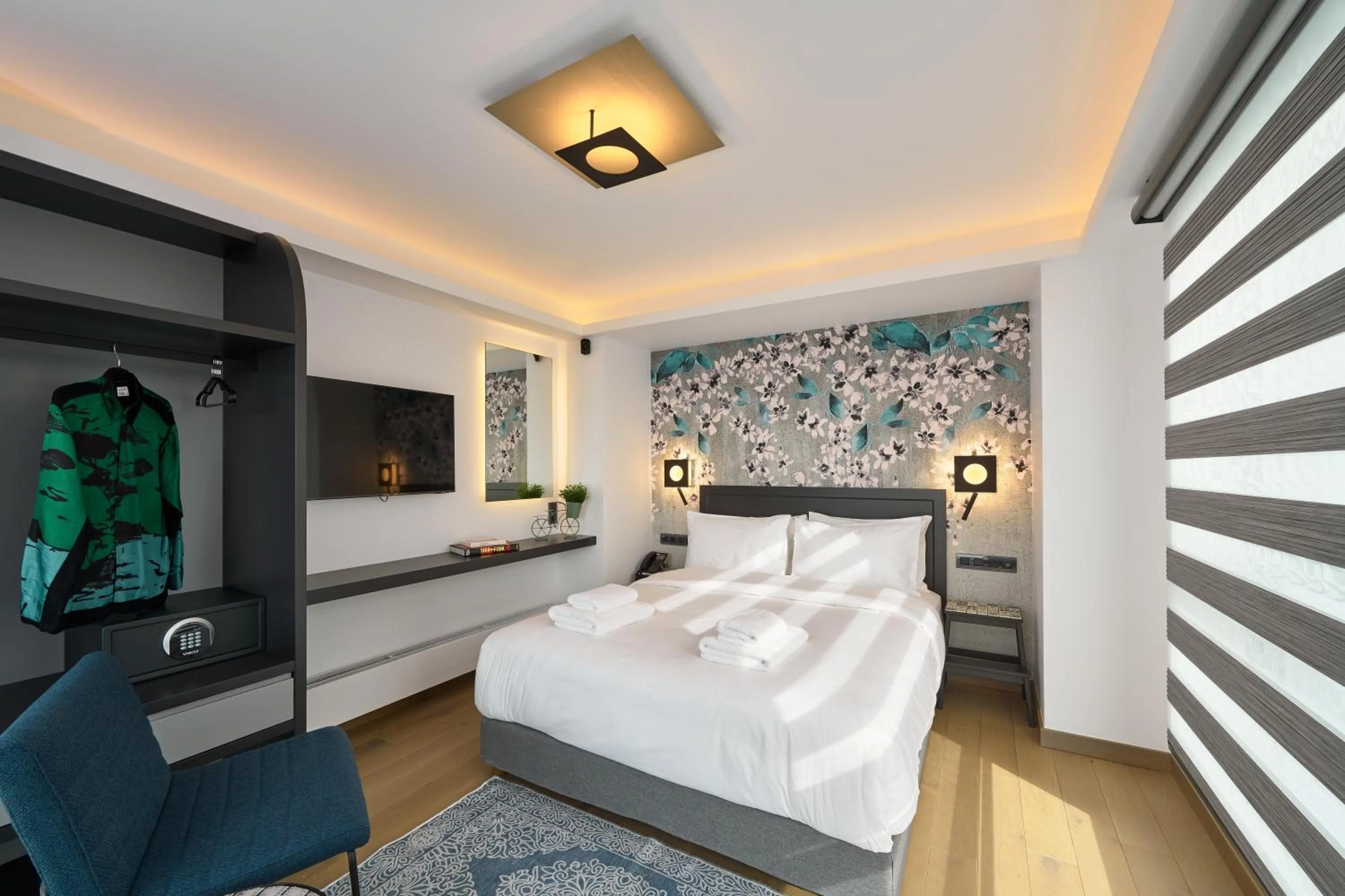 Bedroom, Bed in SIGMA Suites Hotel