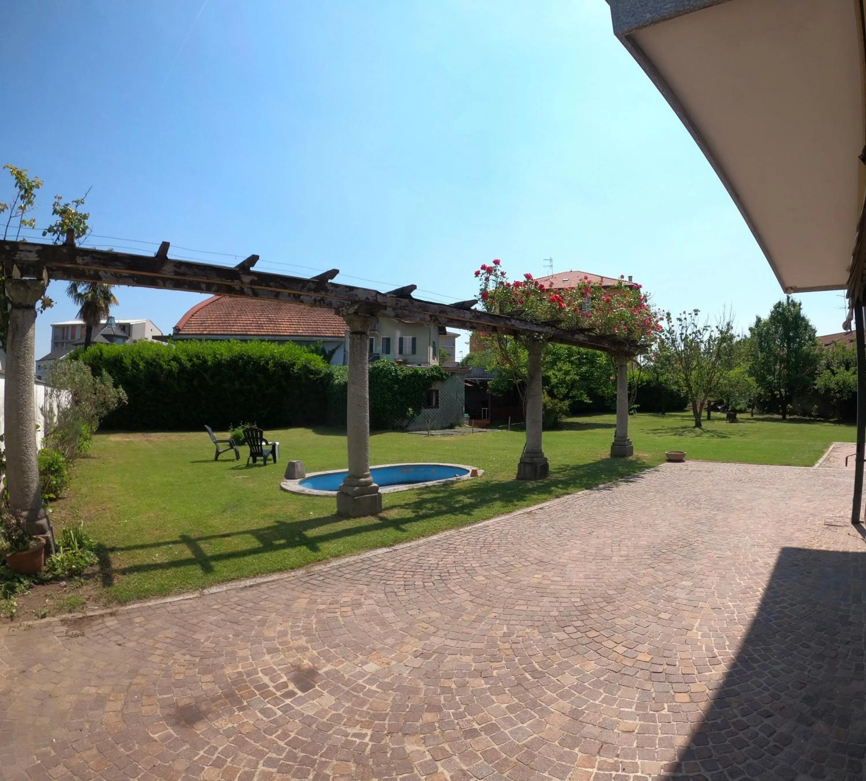 Garden in Bella Vita Guesthouse -parcheggio privato interno