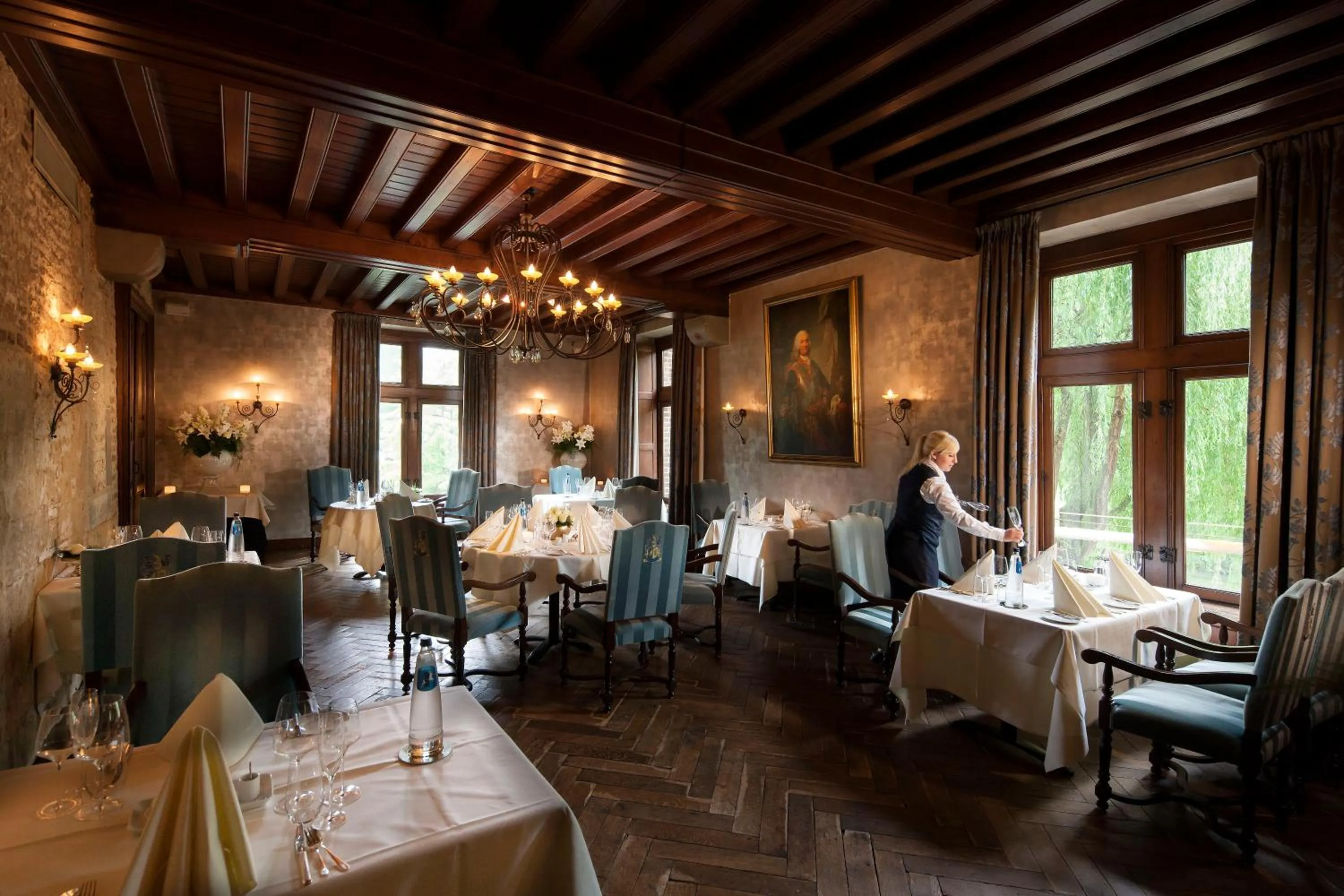 Restaurant/places to eat in Van der Valk Hotel Kasteel Terworm