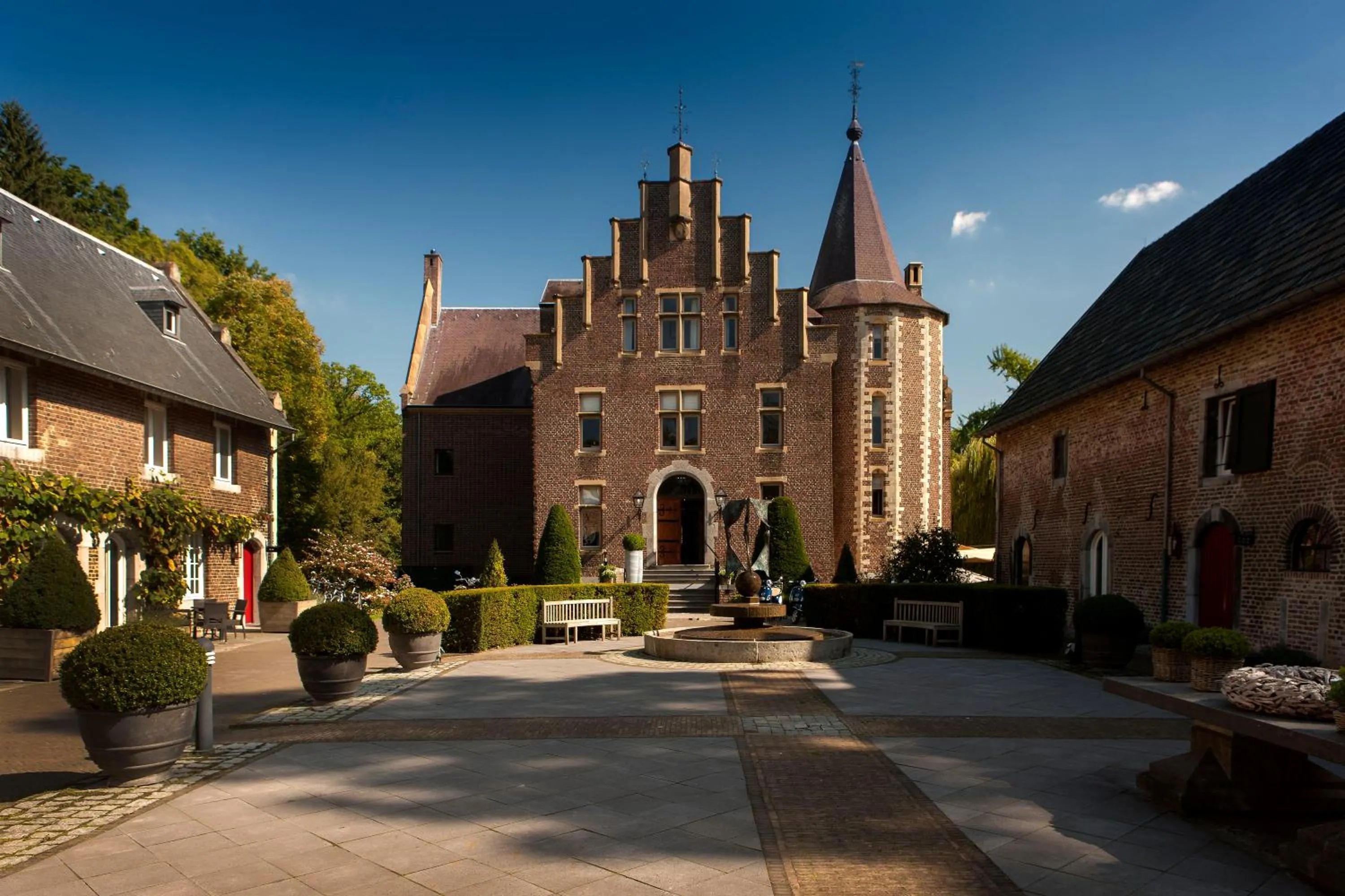 Facade/entrance in Van der Valk Hotel Kasteel Terworm