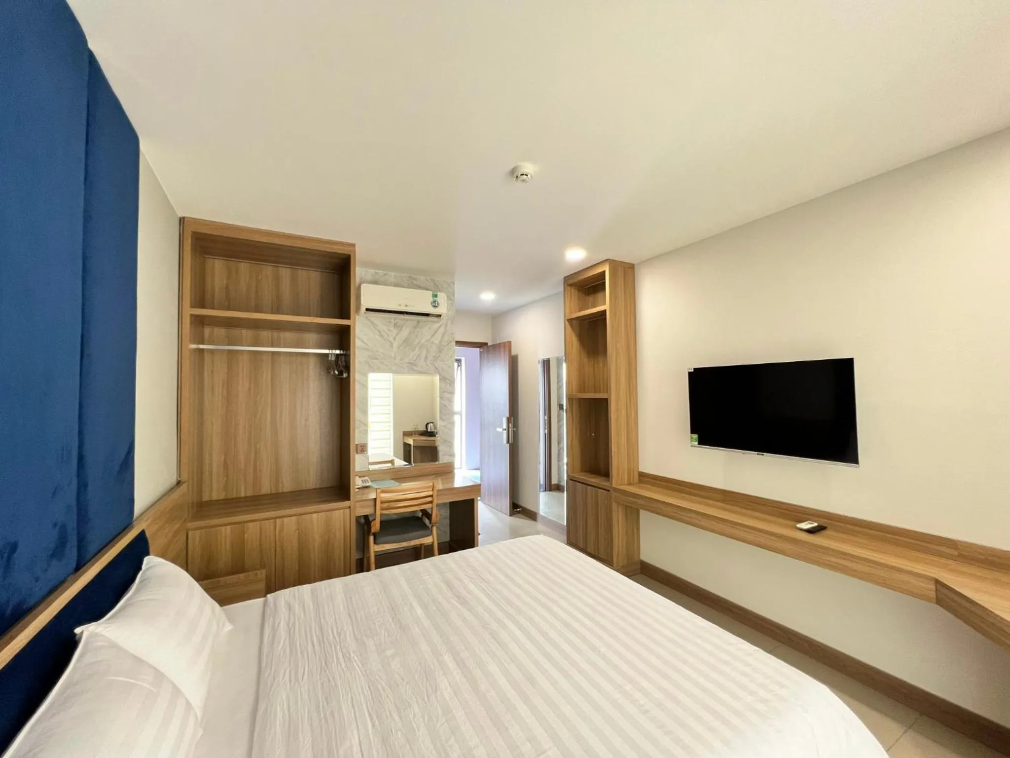 Photo of the whole room, Bed in Tran Long Hotel Quan 12