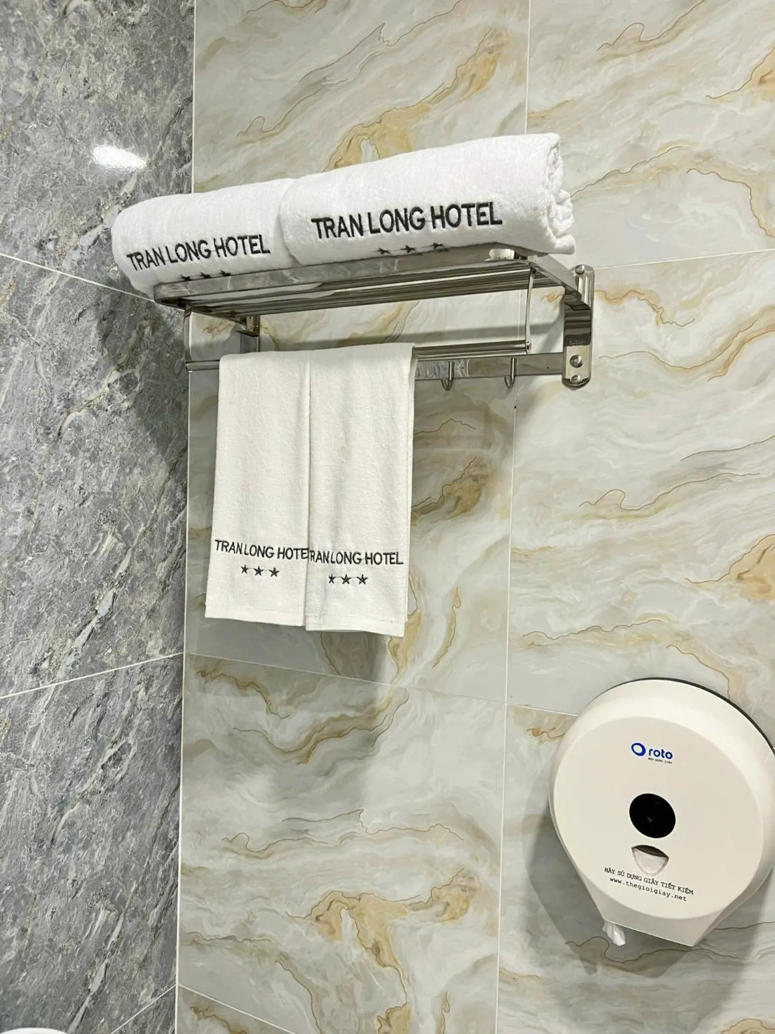 Bathroom in Tran Long Hotel Quan 12