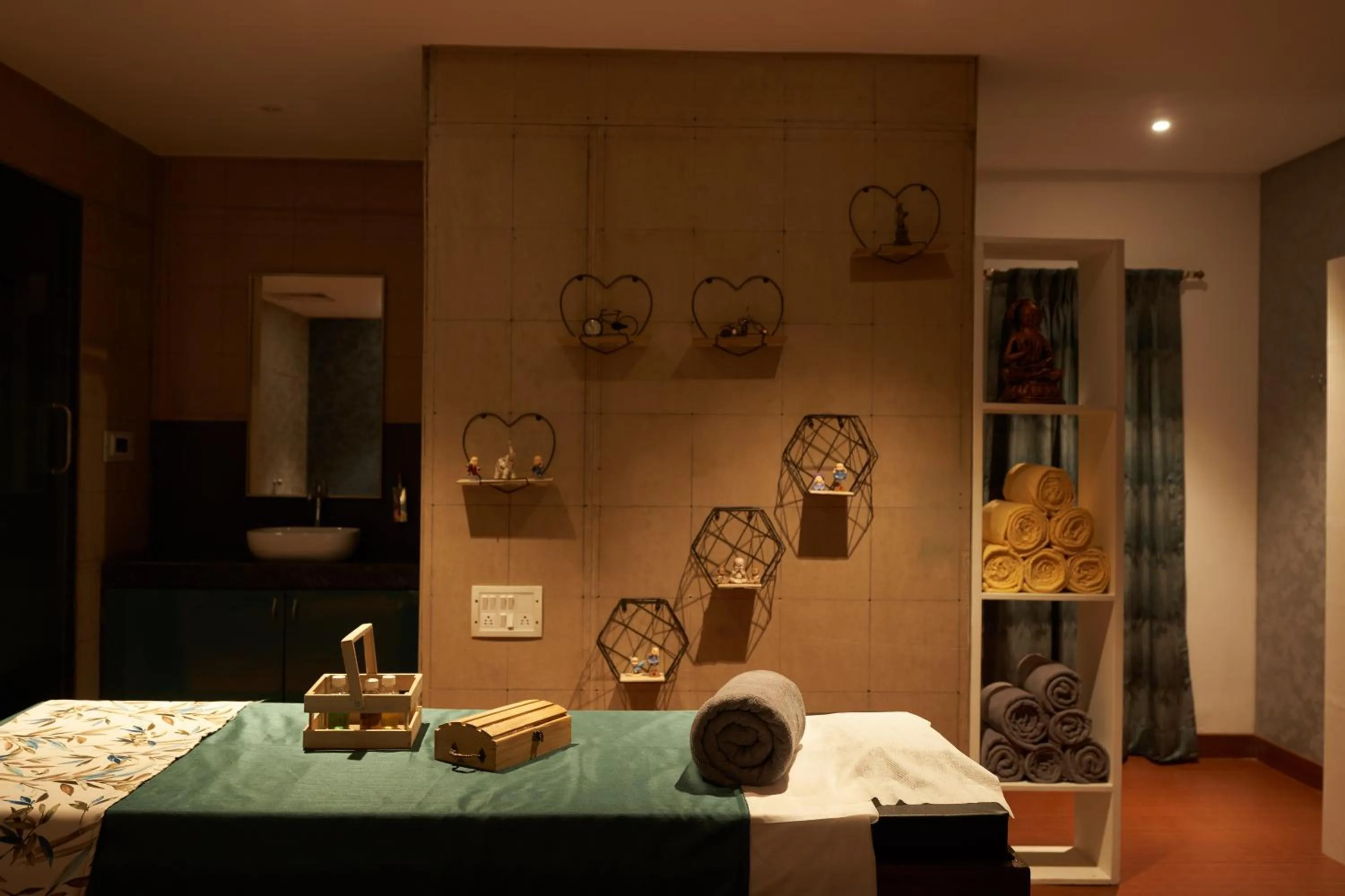 Spa and wellness centre/facilities, Bed in Ikshana Resort and Spa, Khandala