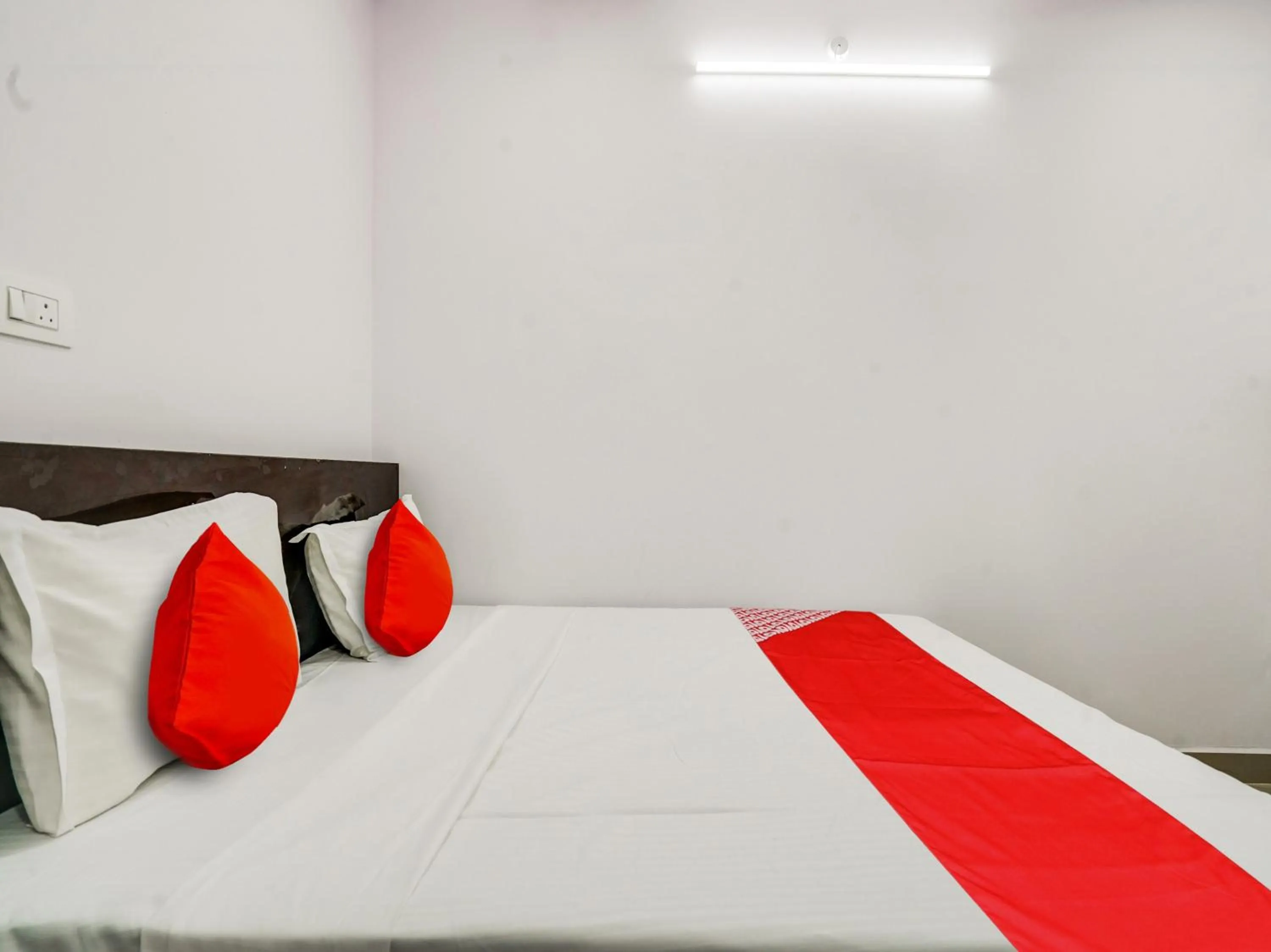 Bedroom, Bed in Hotel O Stay Happy