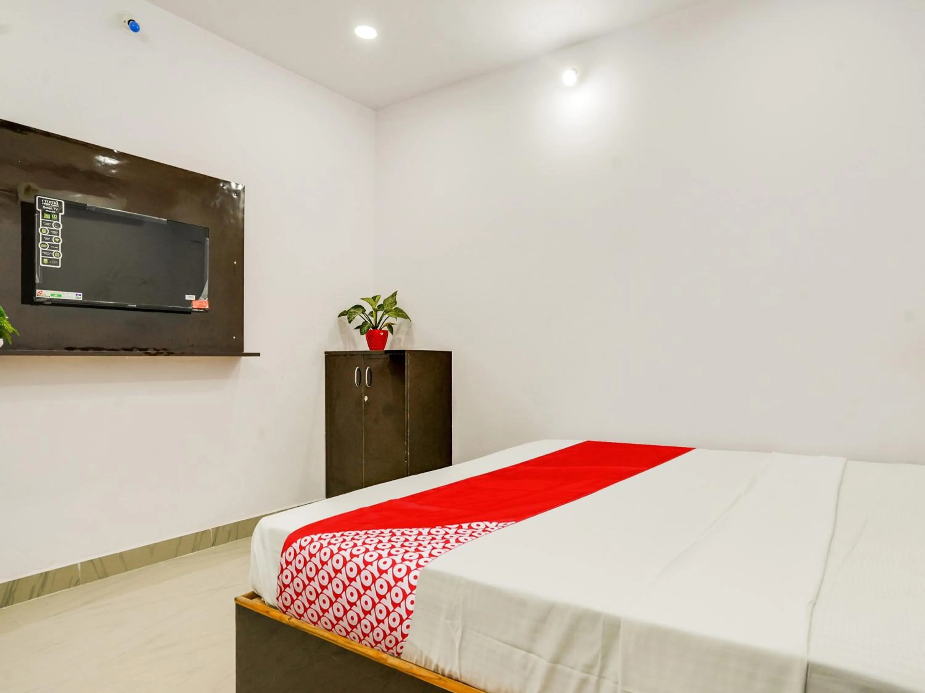 Bedroom, Bed in Hotel O Stay Happy