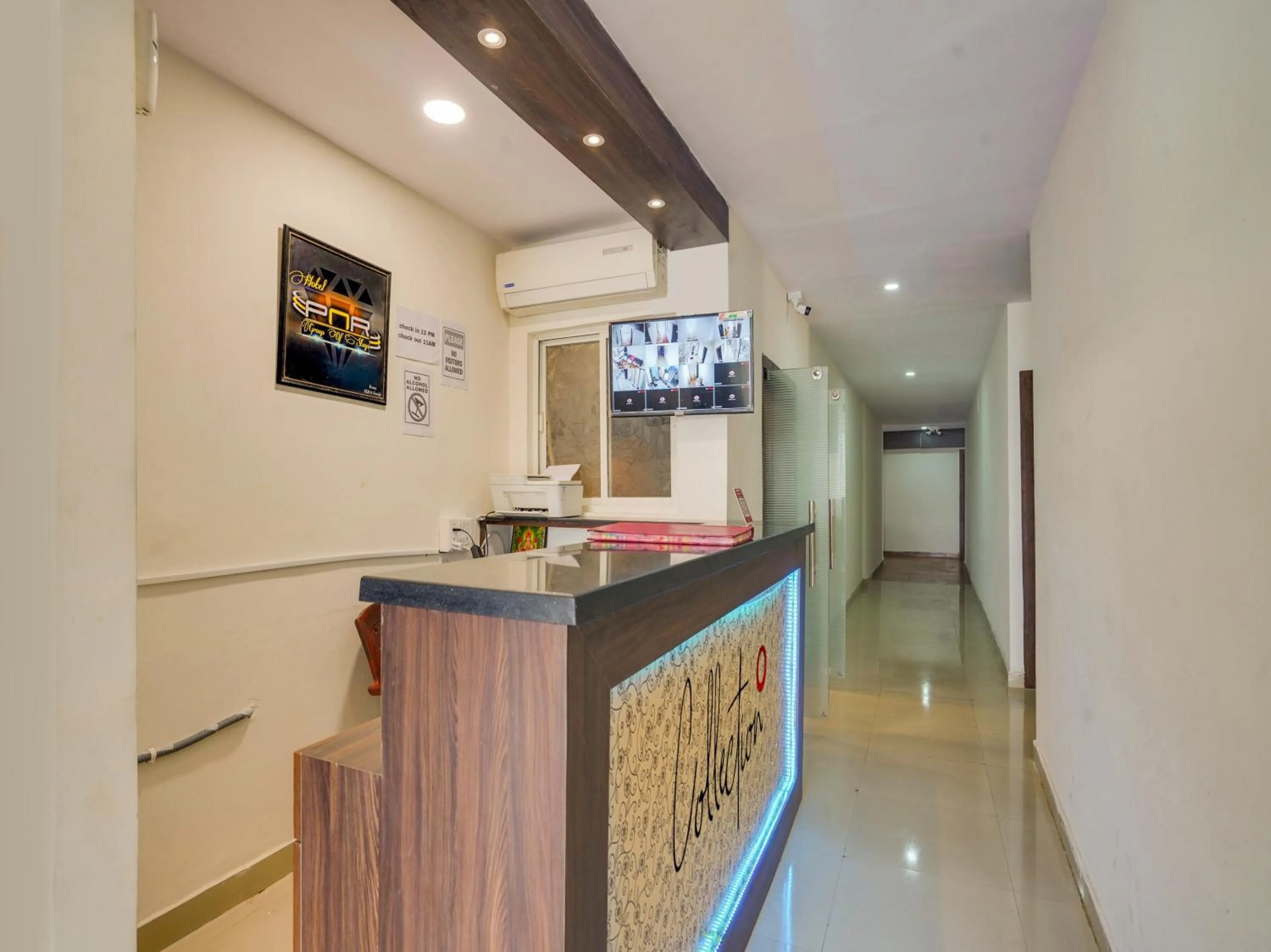 Lobby or reception in Super Collection O PNR COMFORT KHAIRATABAD