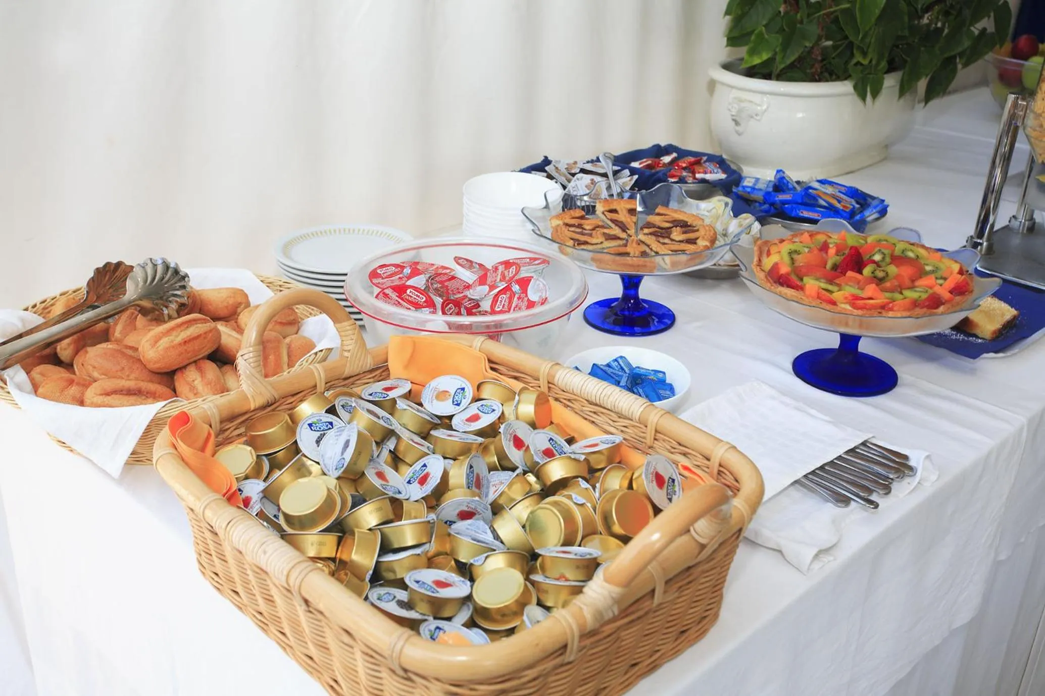 Restaurant/places to eat in Hotel Aspe