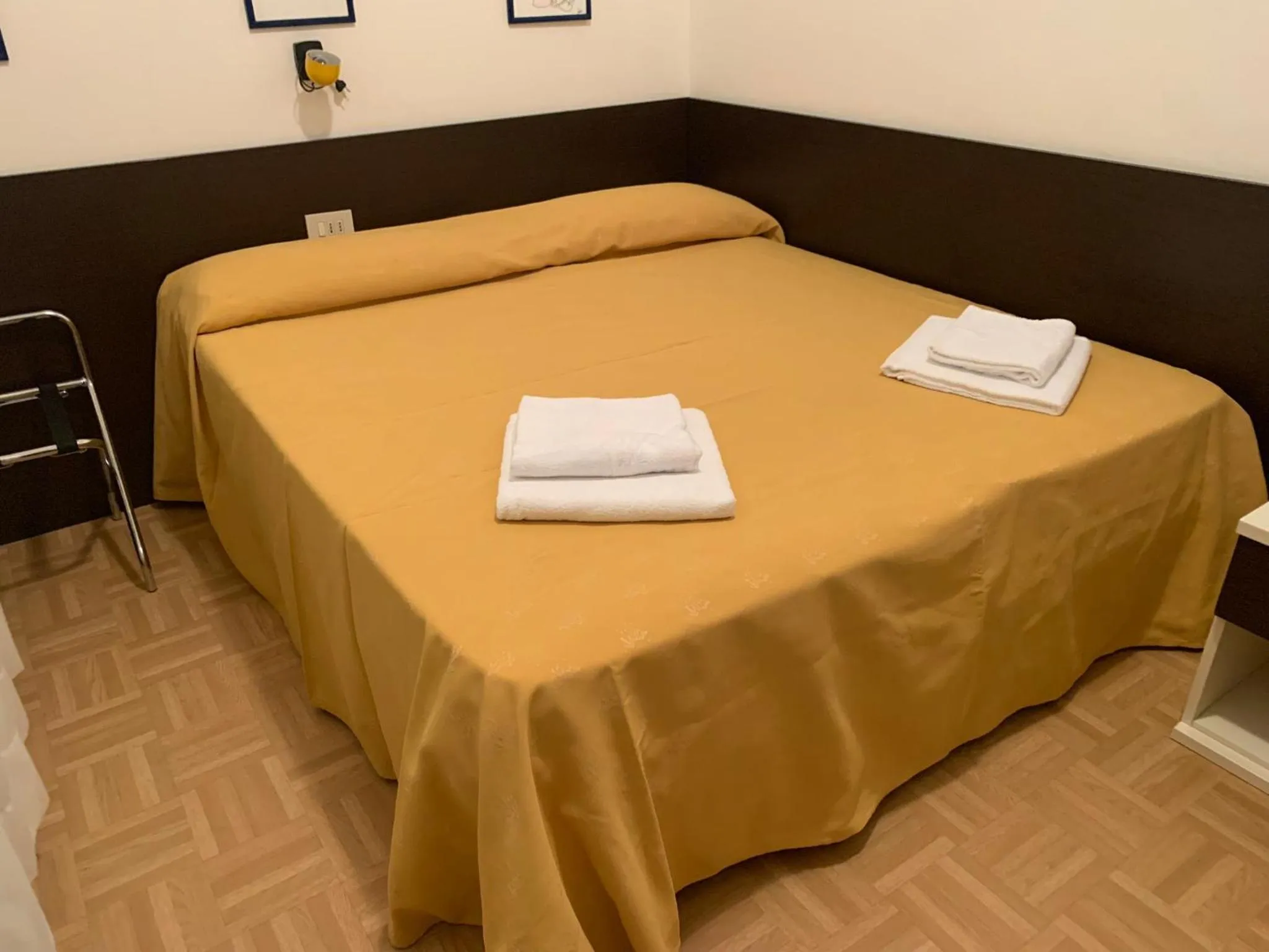 Photo of the whole room in Hotel Aspe