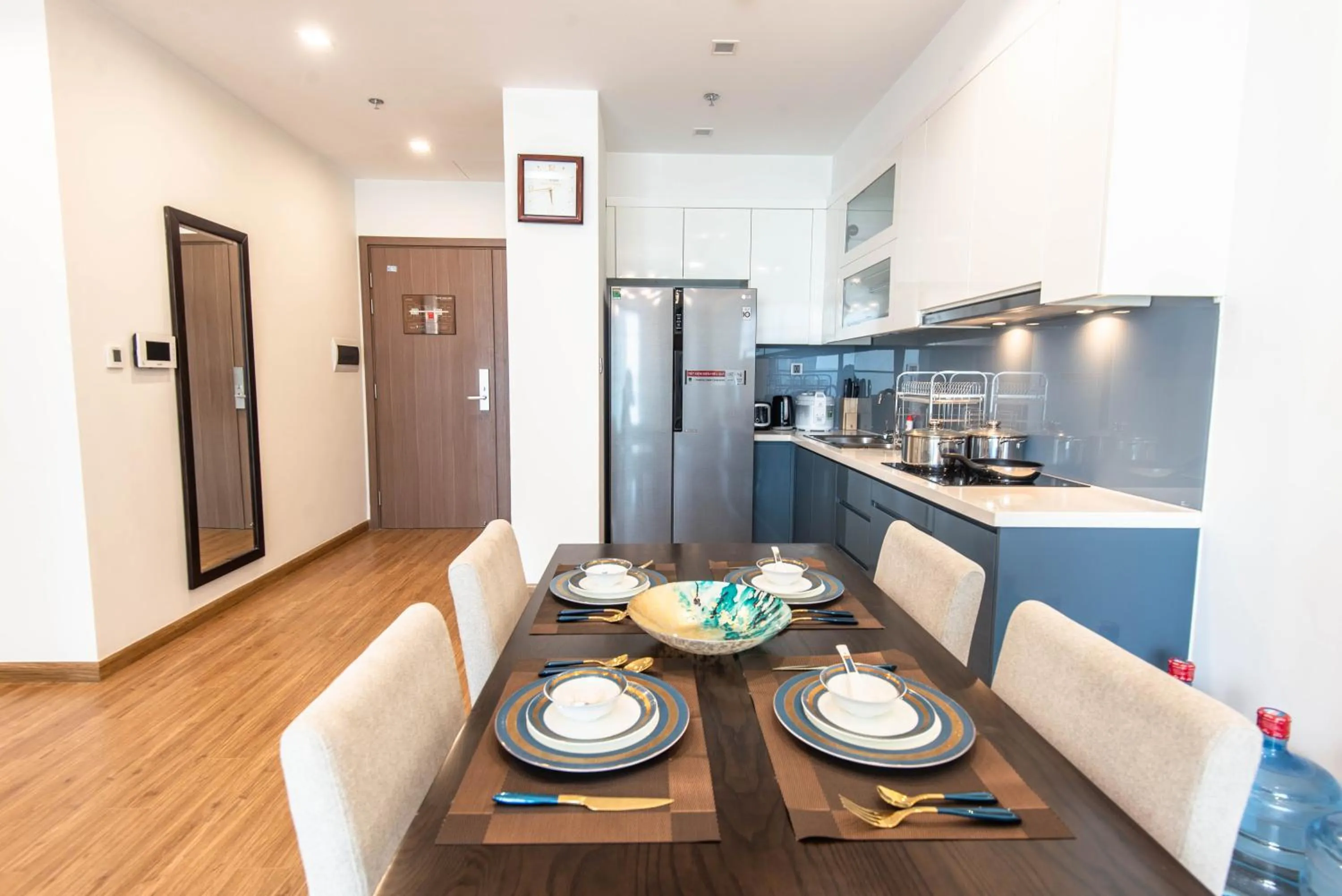 Dining area in Vinhomes Metropolis Harmony Residence