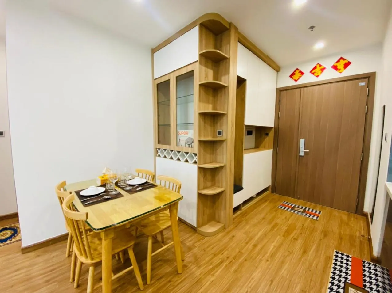 Dining area in Vinhomes Metropolis Harmony Residence