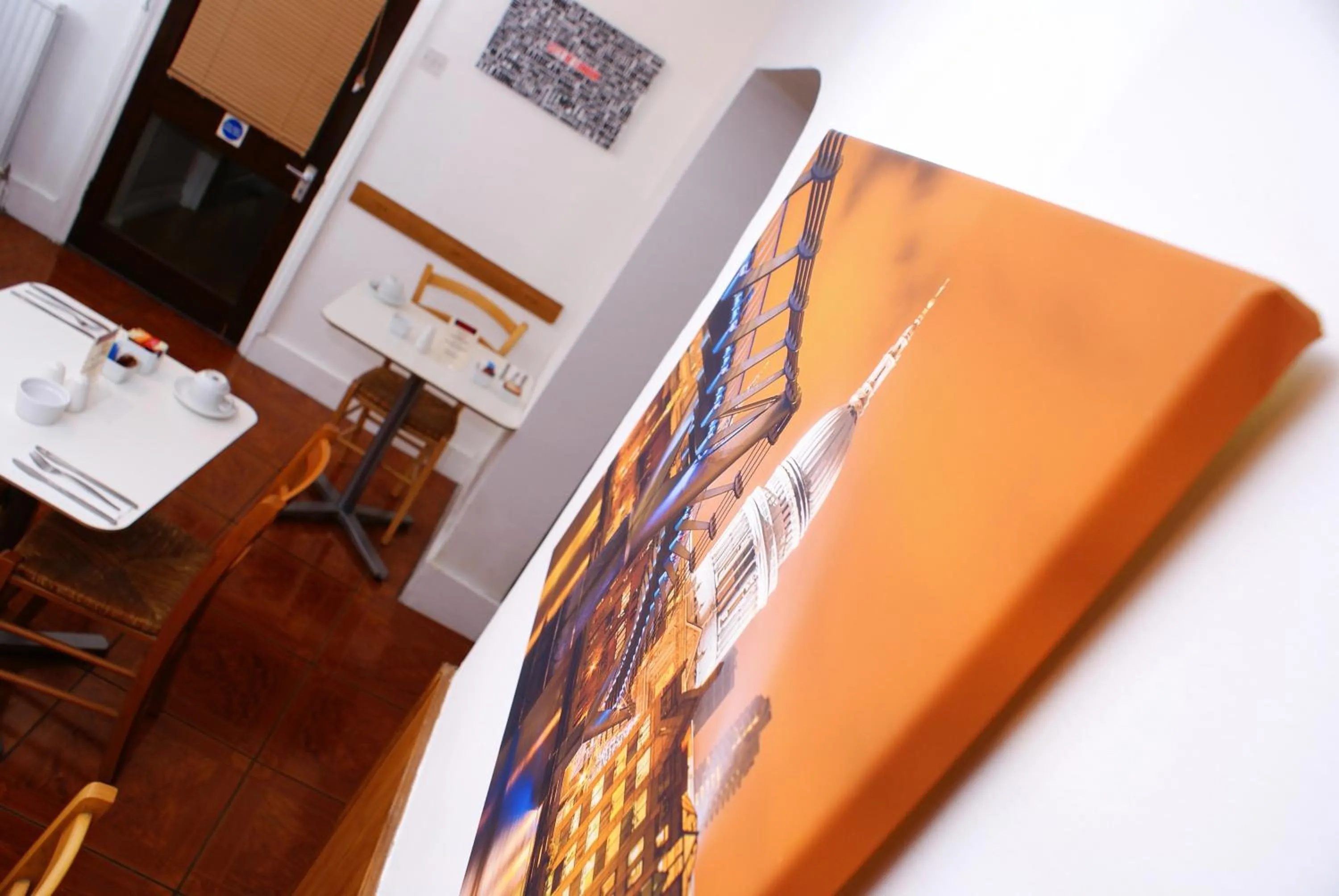 Restaurant/places to eat in The Hindes Hotel