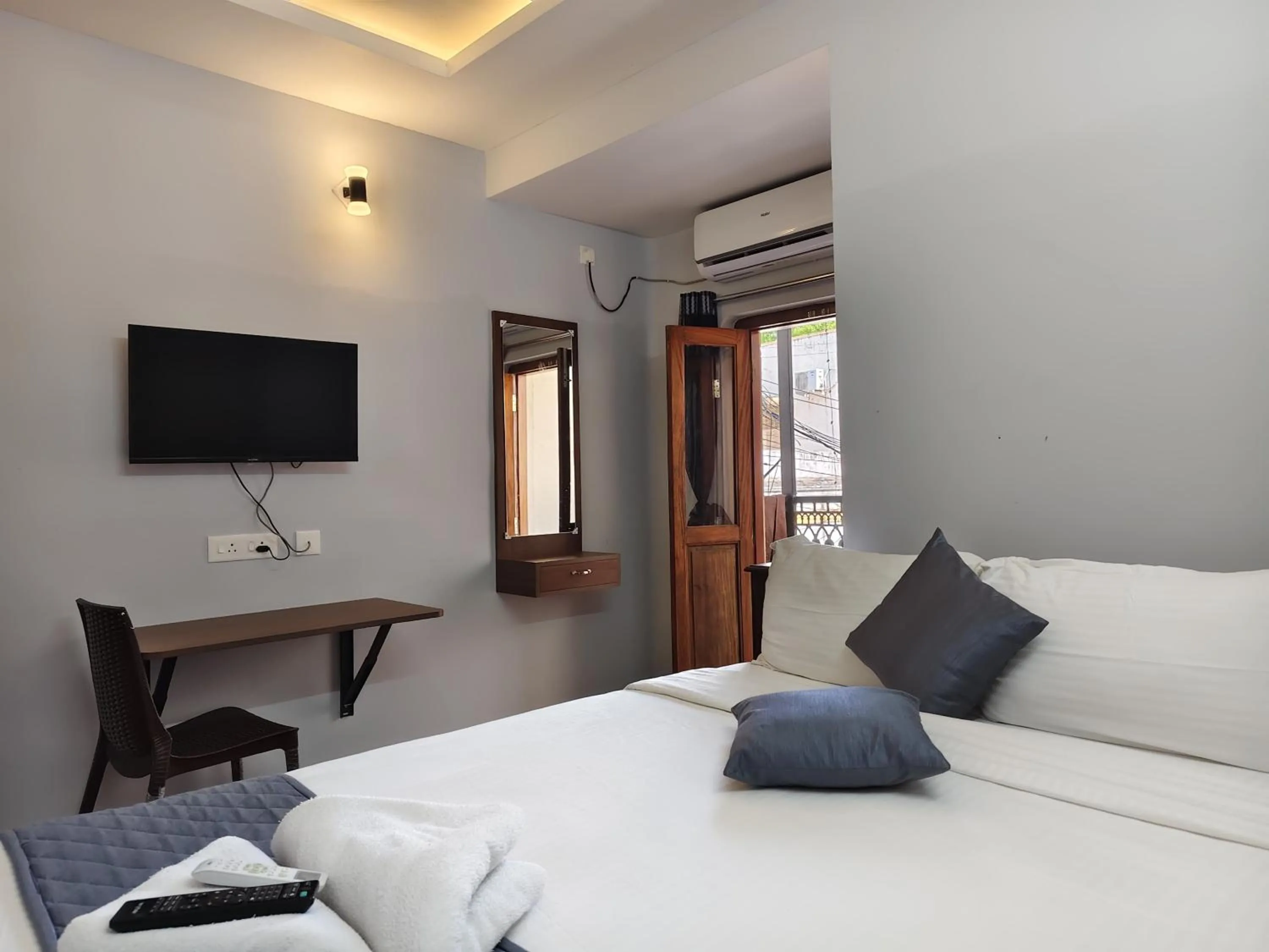 Bed in Lax Residency, White Town, Pondicherry
