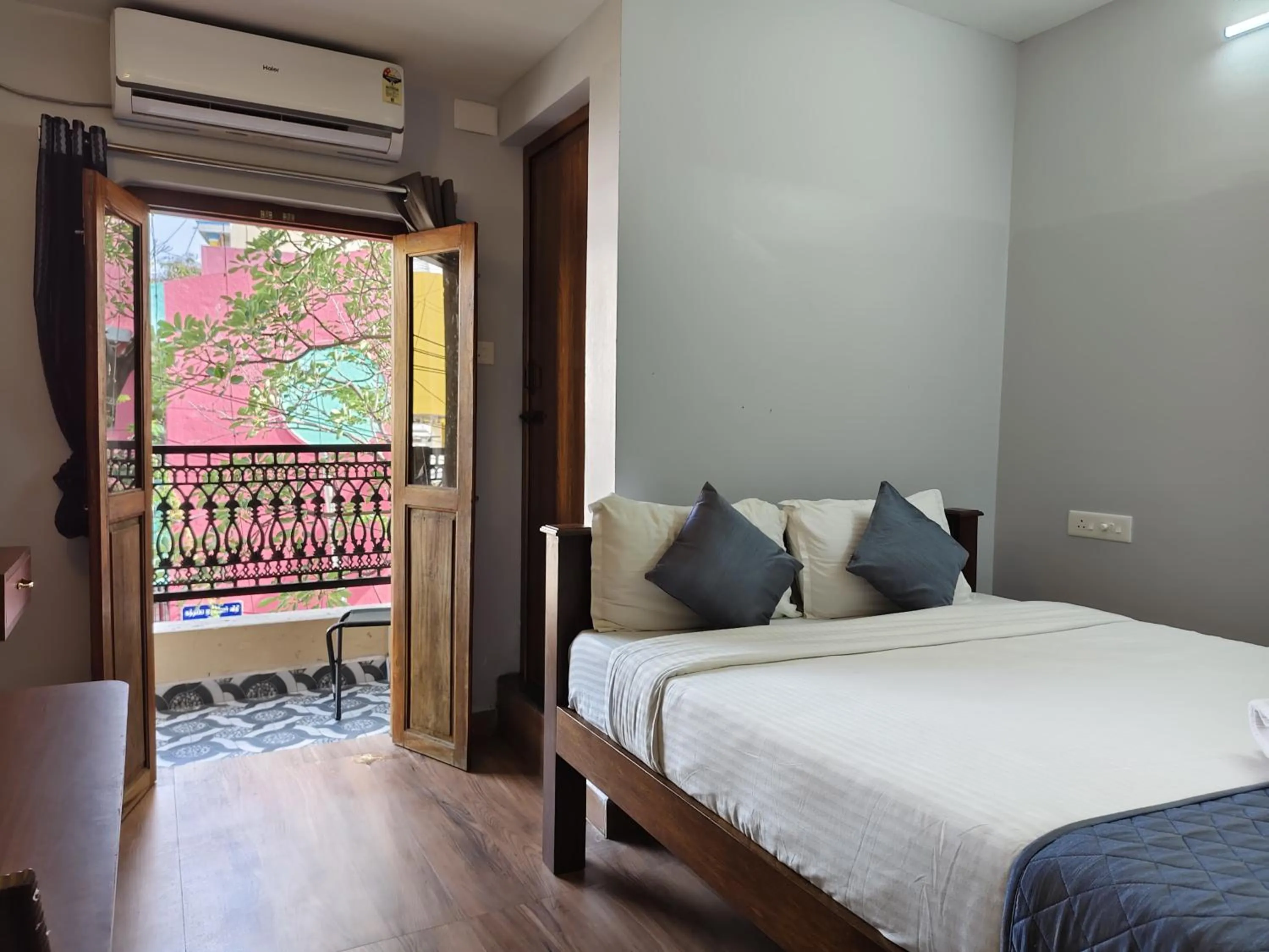 Bed in Lax Residency, White Town, Pondicherry