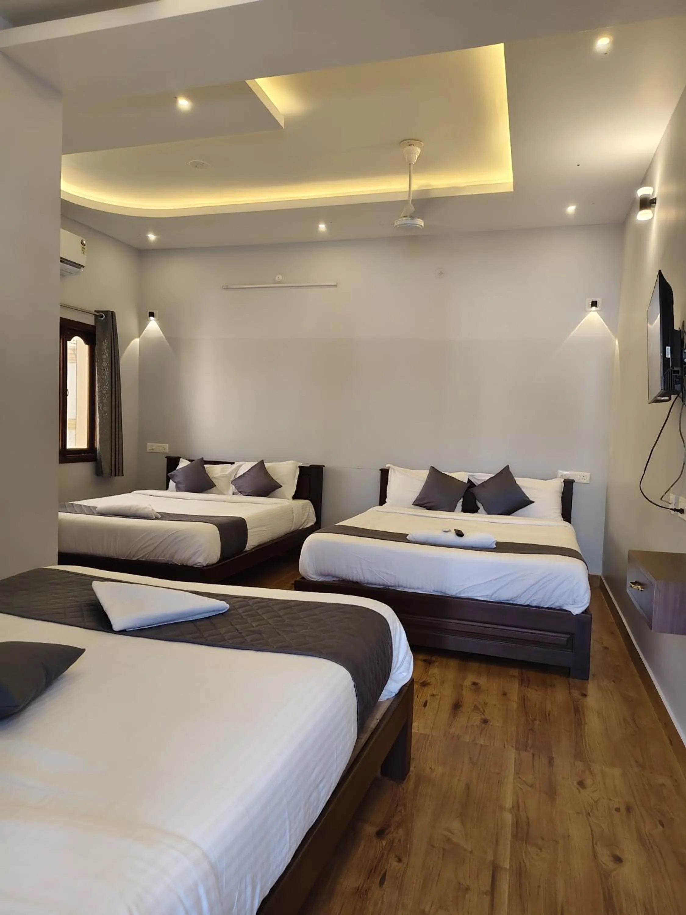 Bed in Lax Residency, White Town, Pondicherry