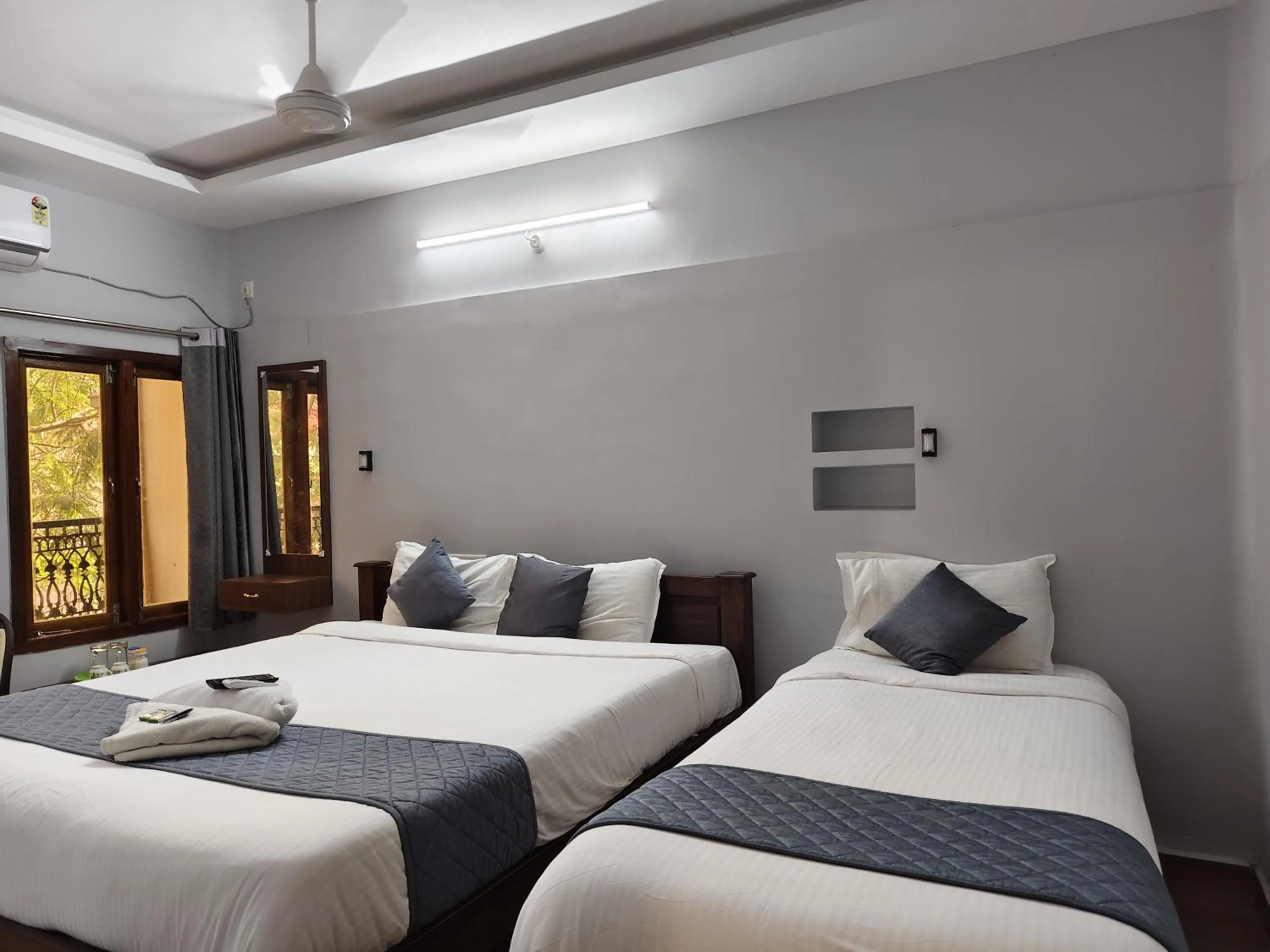 Bed in Lax Residency, White Town, Pondicherry