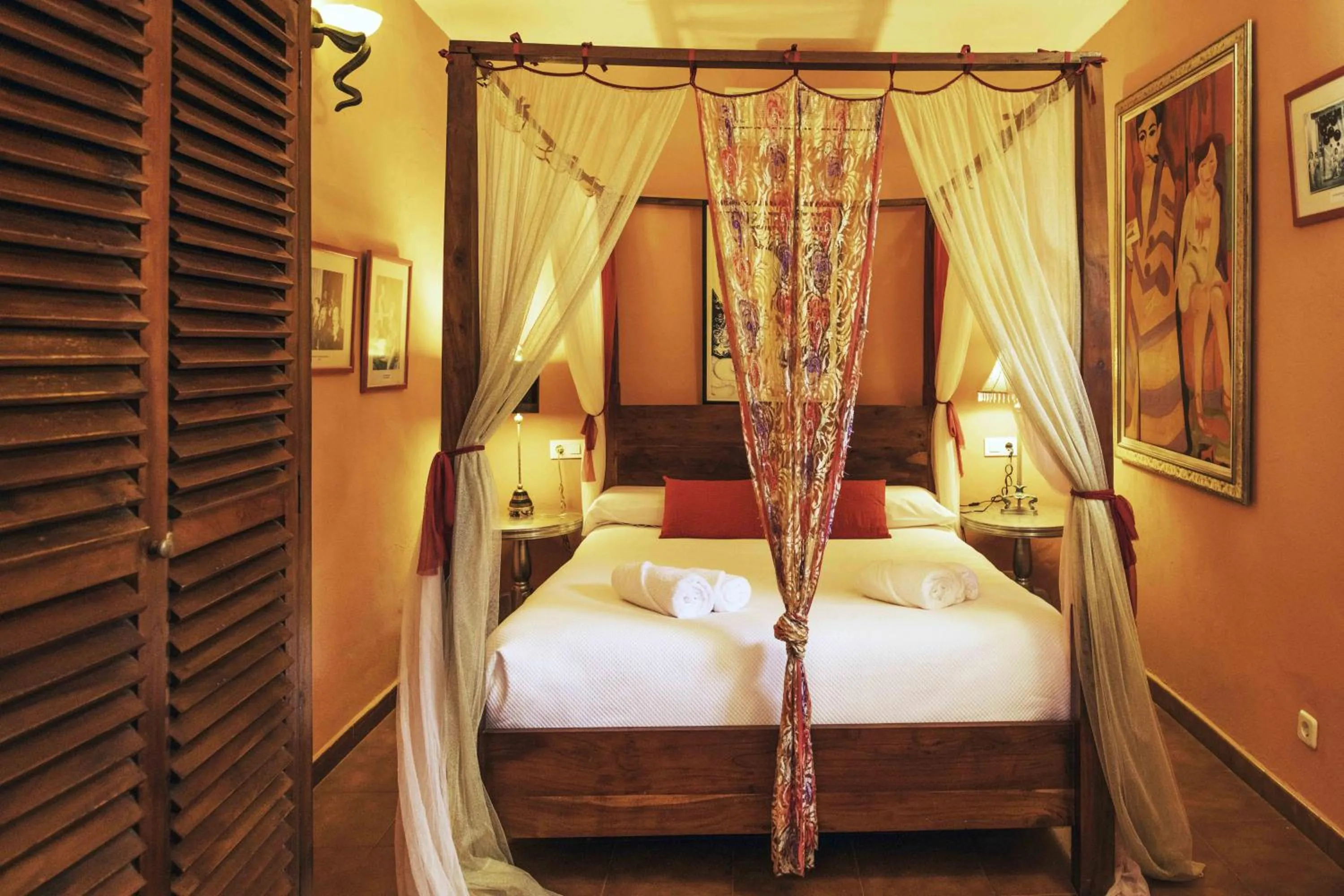 Photo of the whole room, Bed in Hotel Utopía