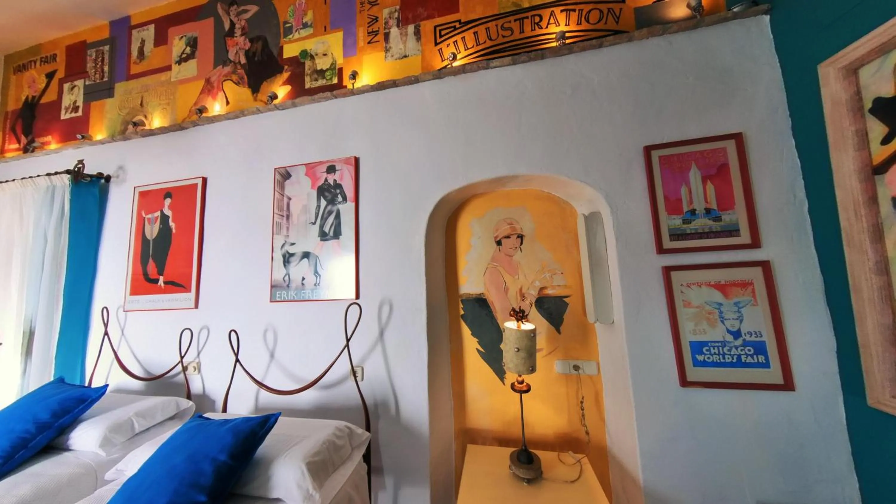 Photo of the whole room, Bed in Hotel Utopía