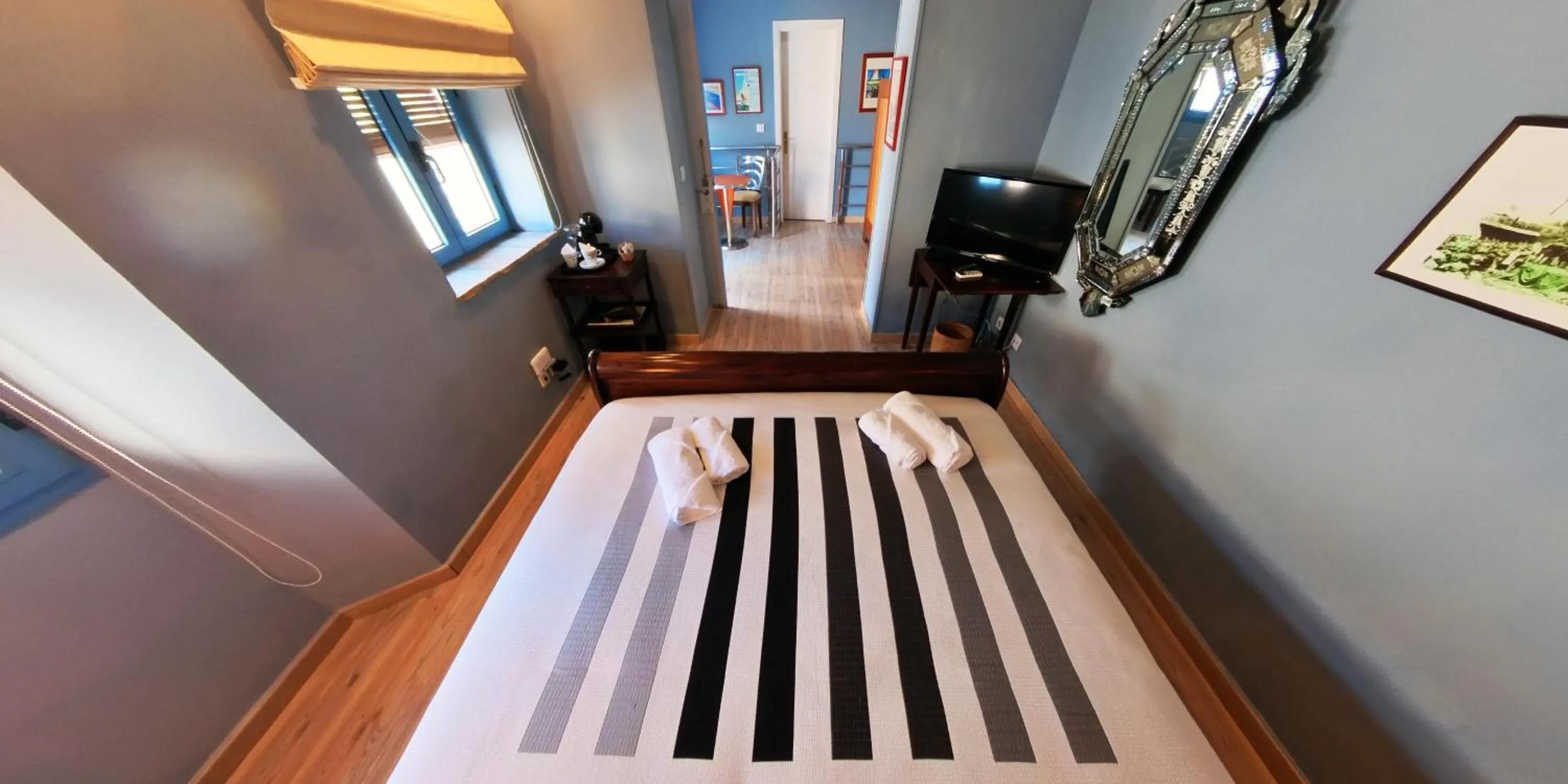 Photo of the whole room, Bed in Hotel Utopía