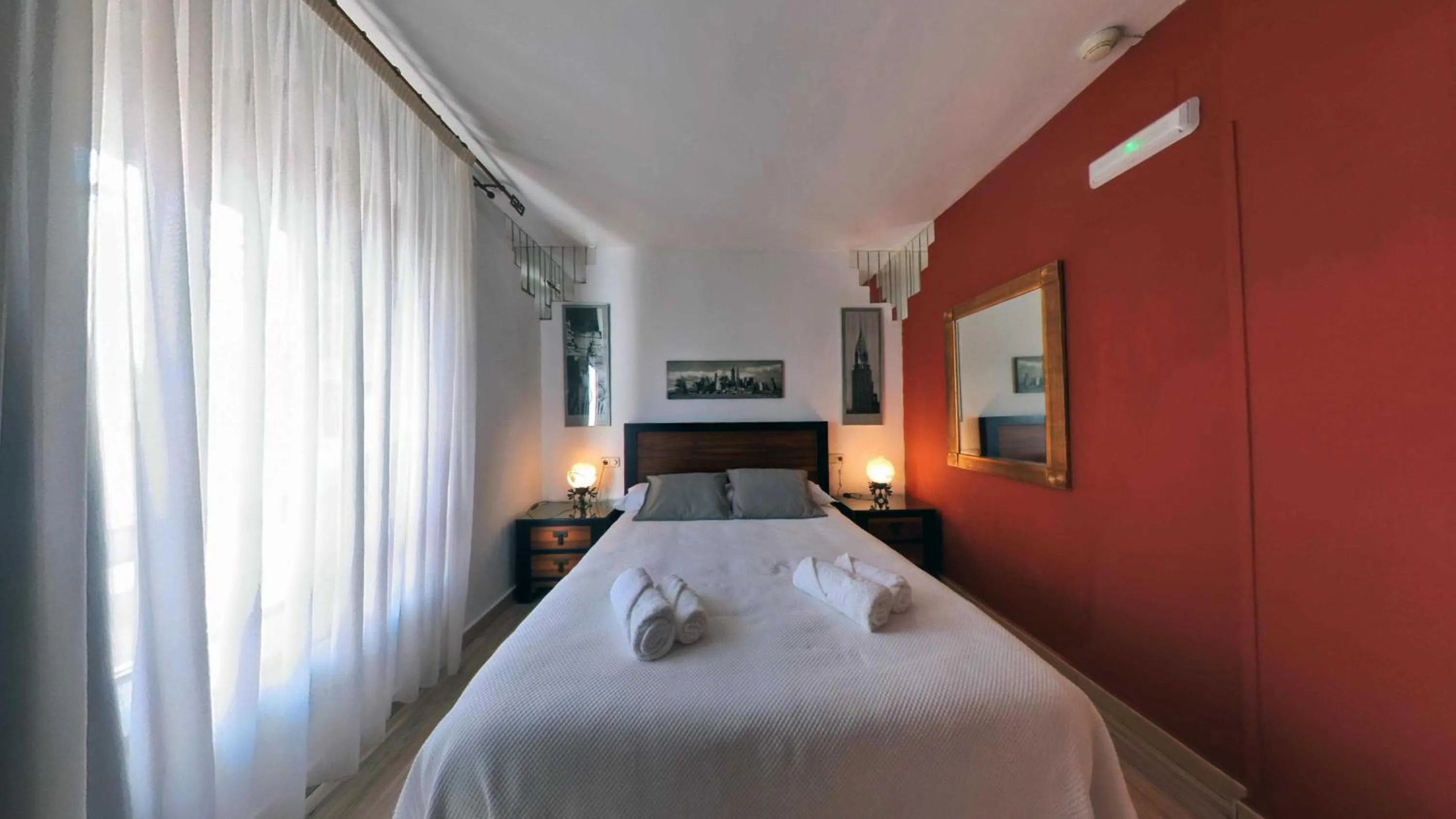 Photo of the whole room, Bed in Hotel Utopía