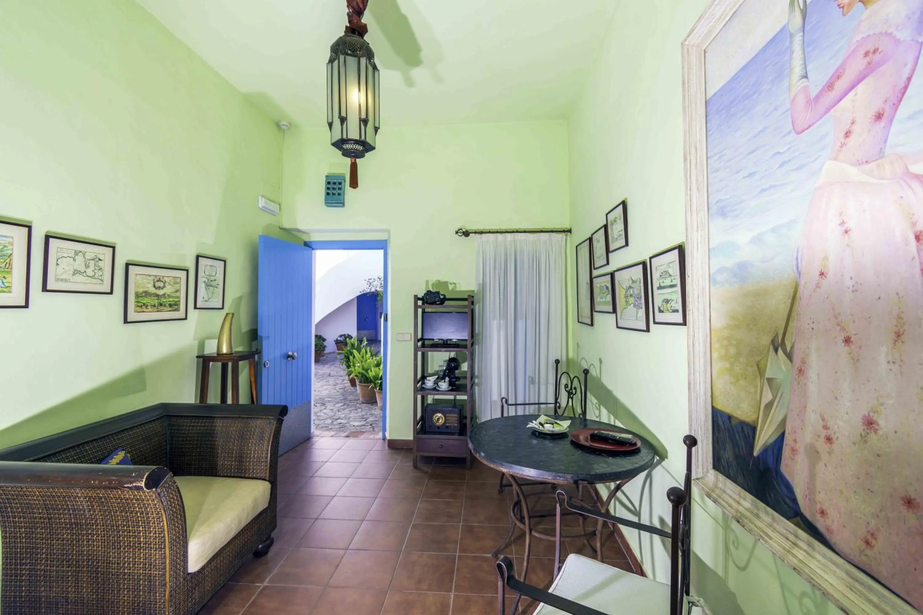 Seating area in Hotel Utopía