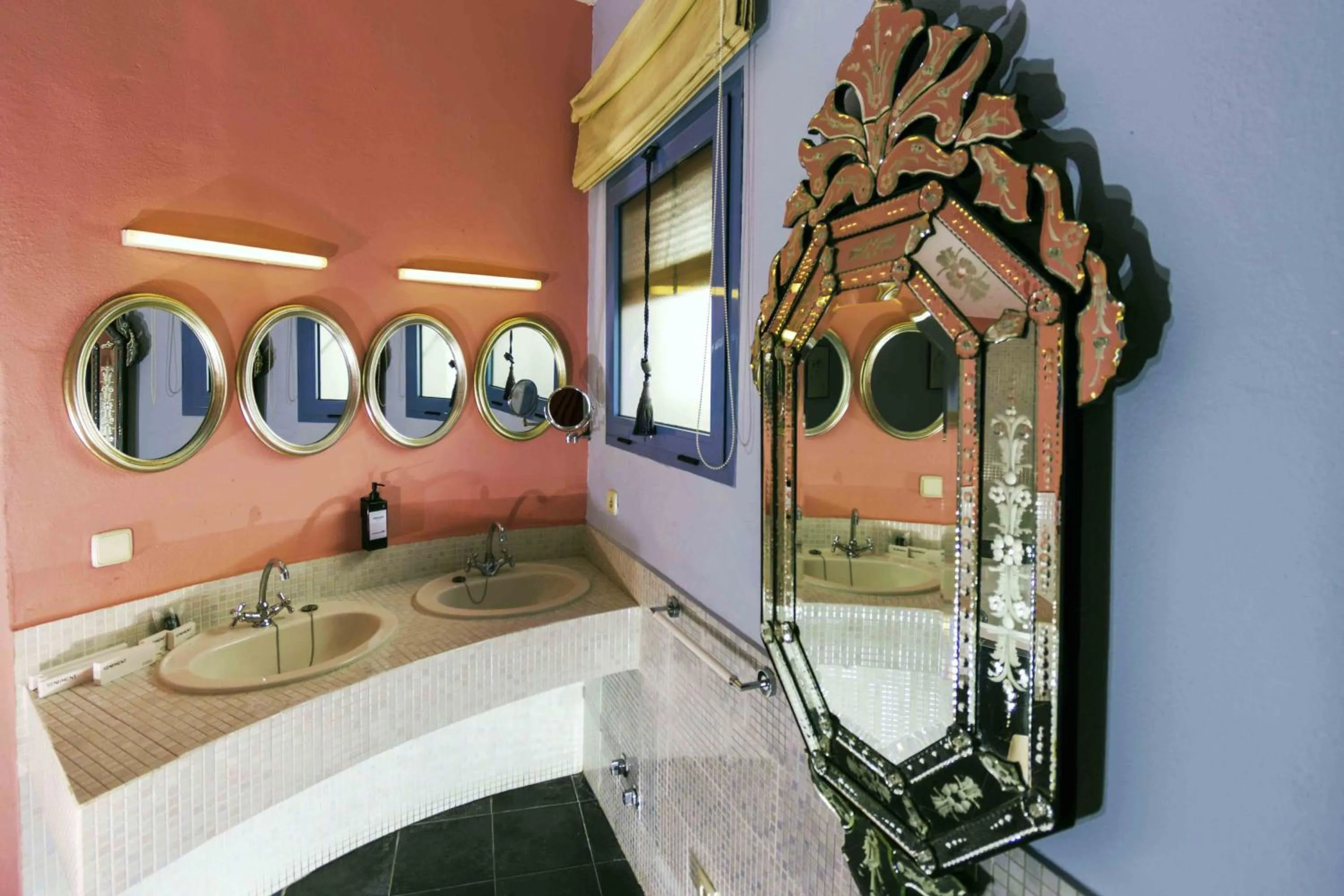 Bathroom in Hotel Utopía