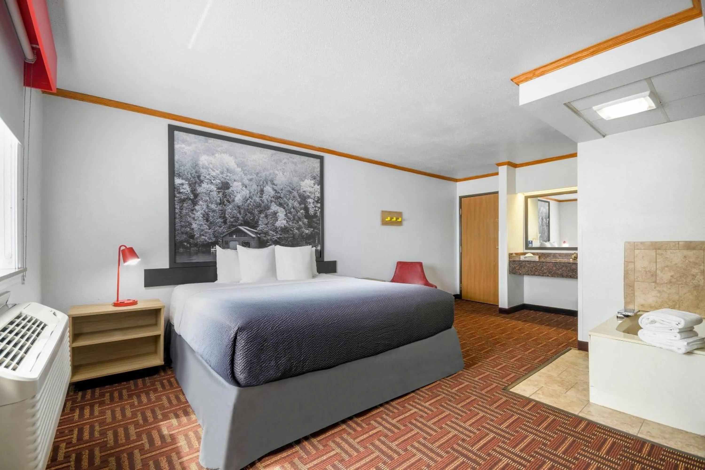 Bed in Super 8 by Wyndham Eveleth