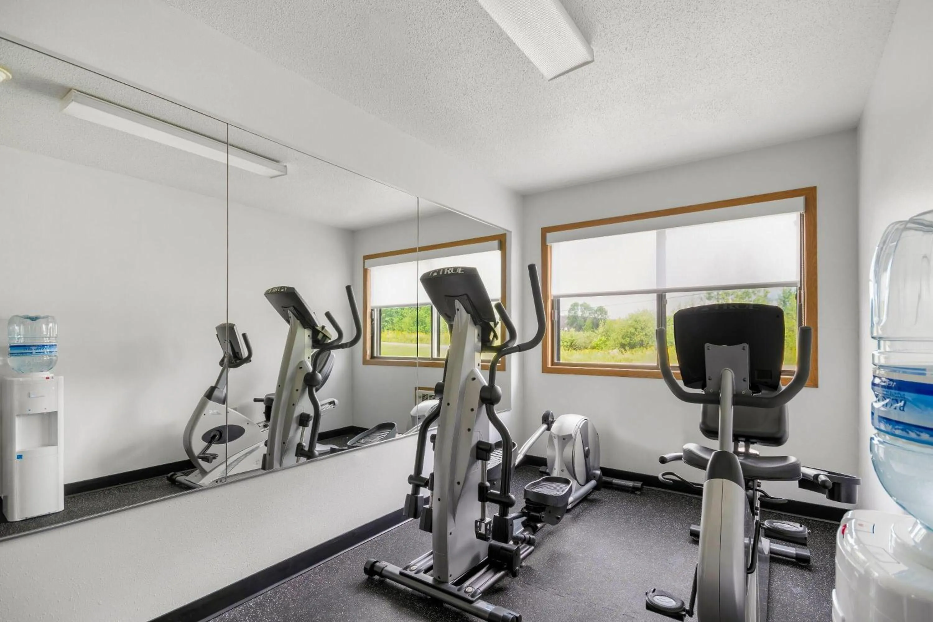 Super 8 by Wyndham Eveleth