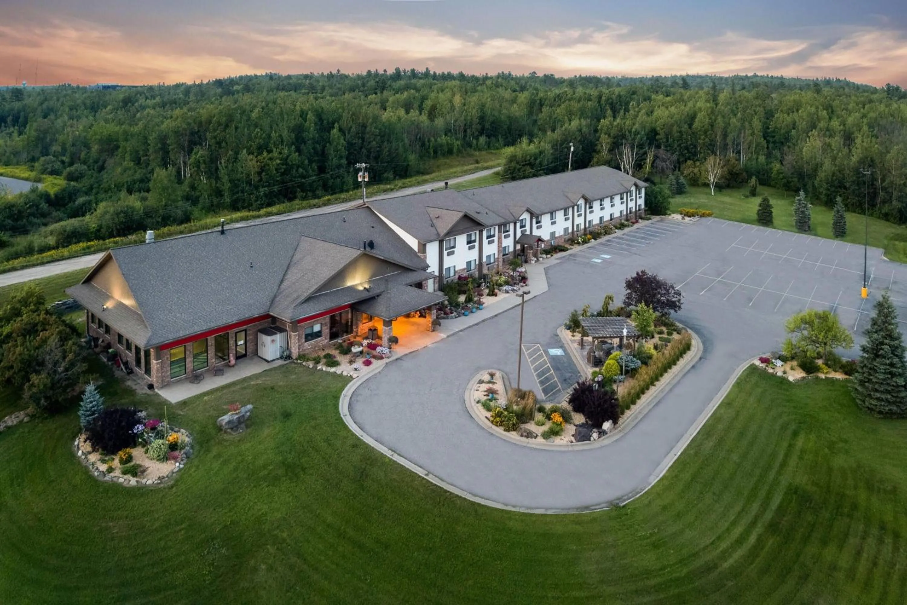 Property building in Super 8 by Wyndham Eveleth