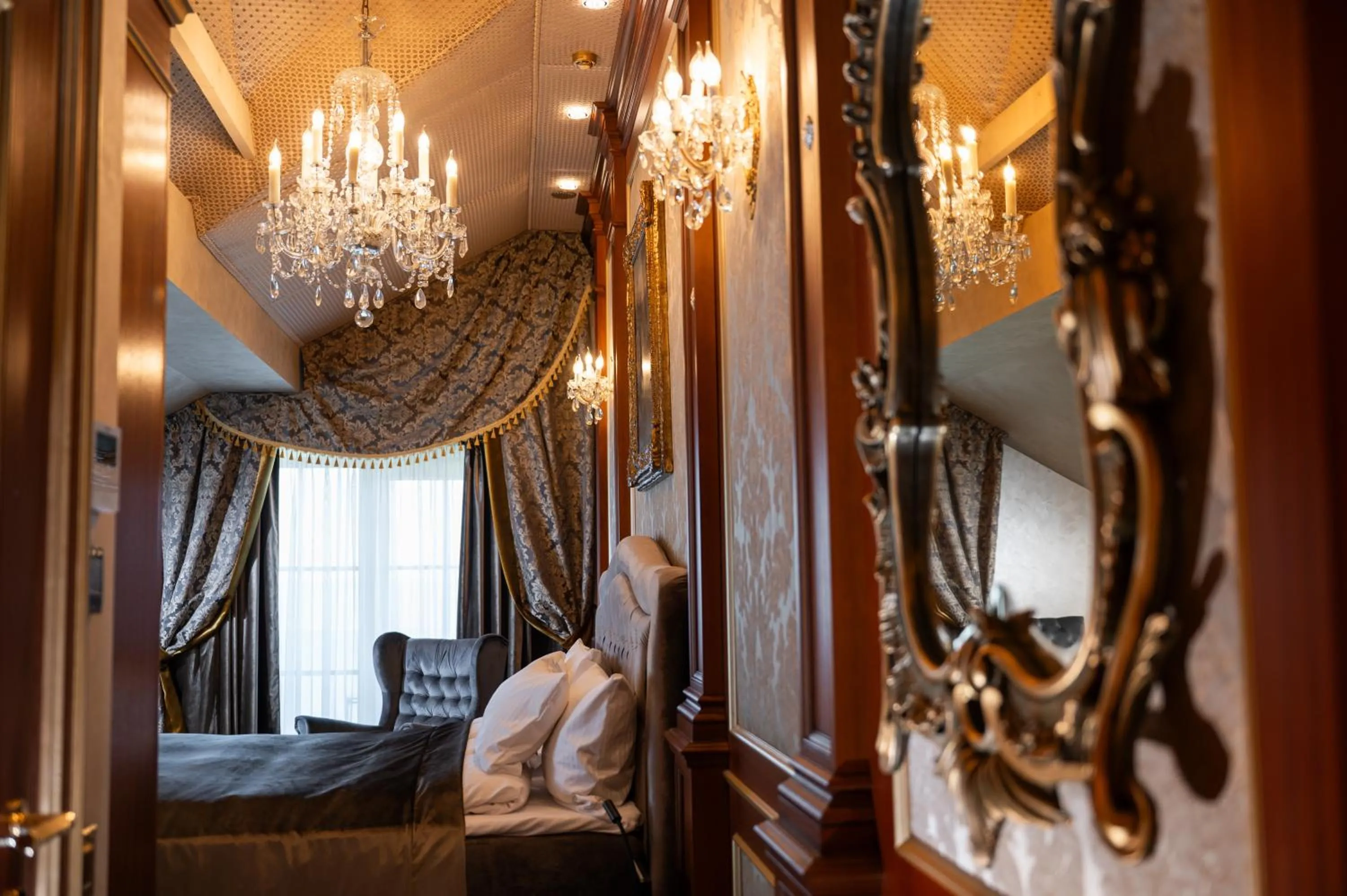 Amber VIP Hotel
