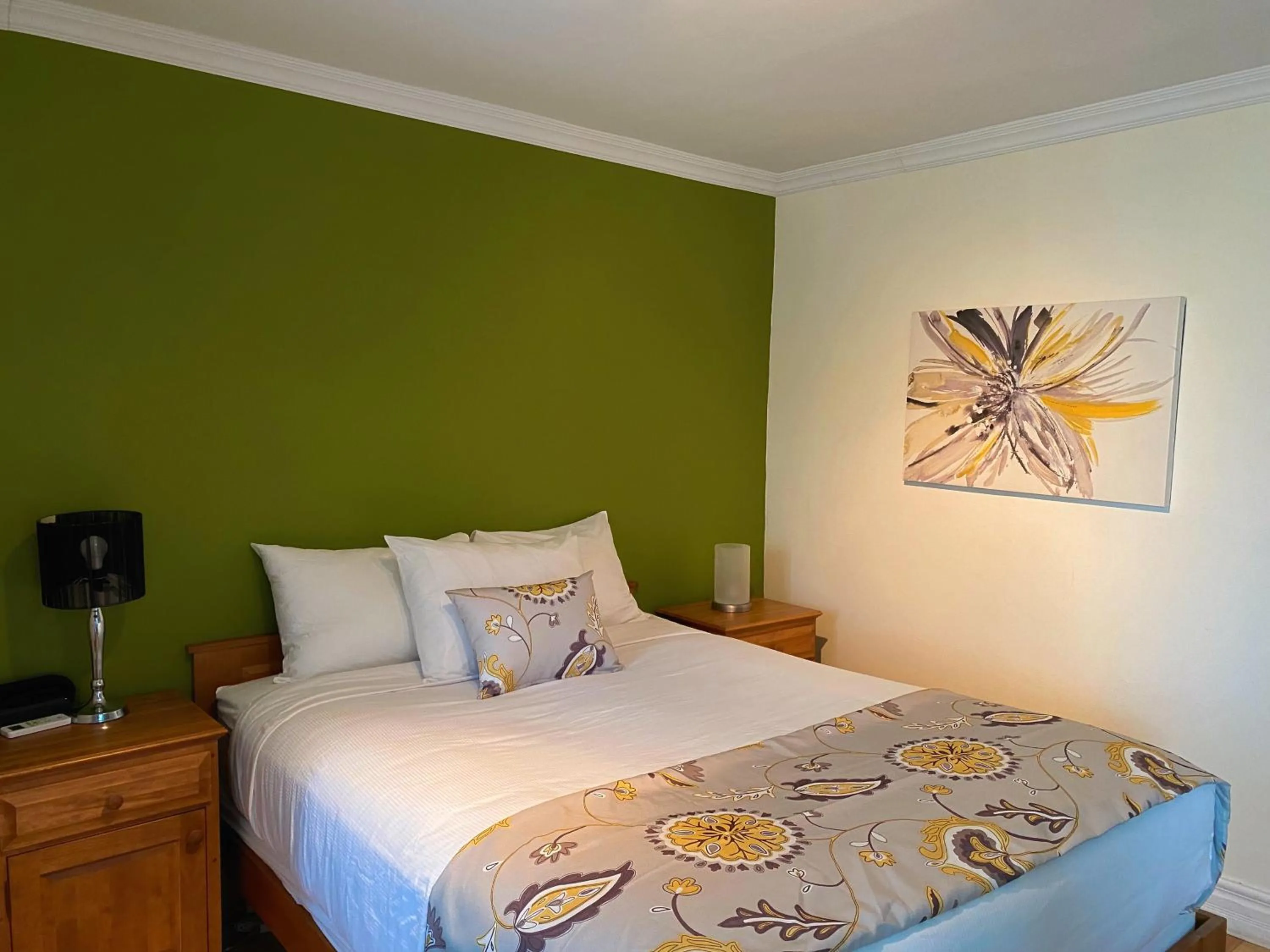 Bedroom, Bed in Maison du matelot