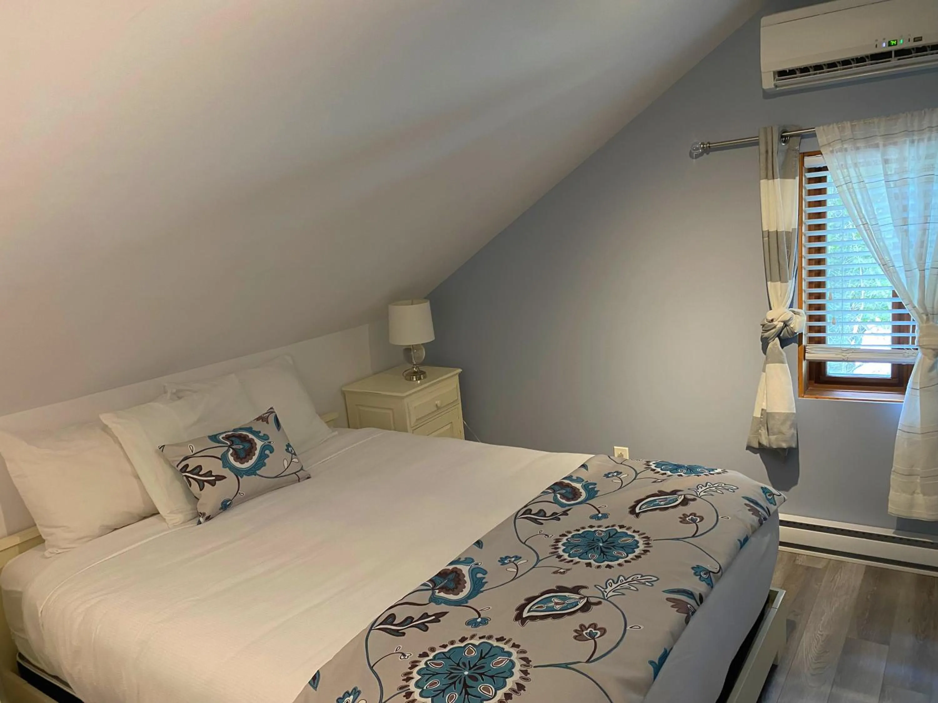 Bedroom, Bed in Maison du matelot