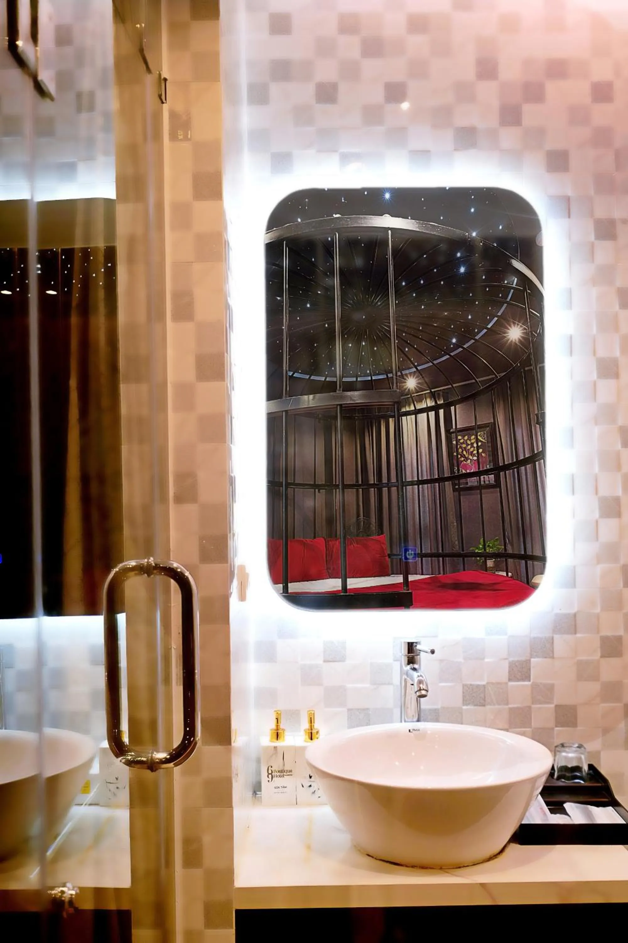 Bathroom in 69 Boutique by Minova