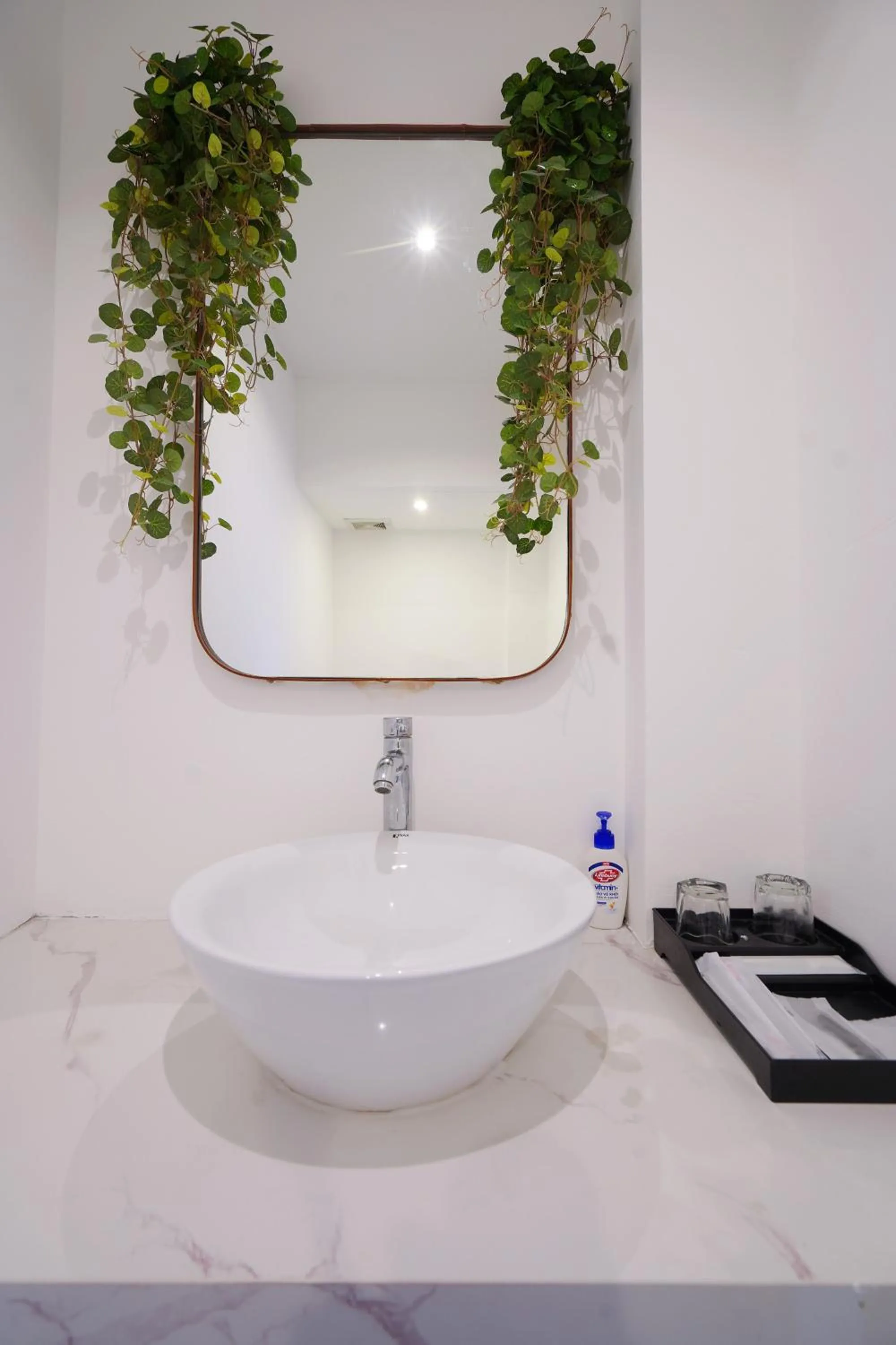 Bathroom in 69 Boutique by Minova