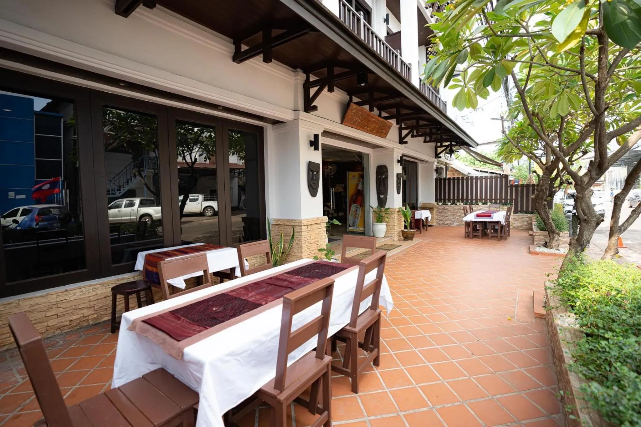 Restaurant/places to eat in Vongkhamsene Boutique Hotel