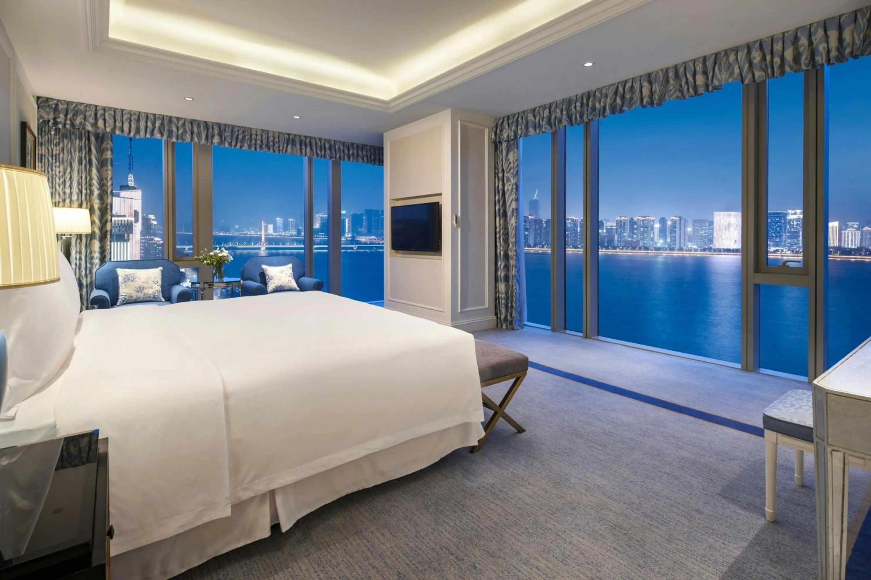 Bedroom, Bed in The Azure Qiantang, a Luxury Collection Hotel, Hangzhou