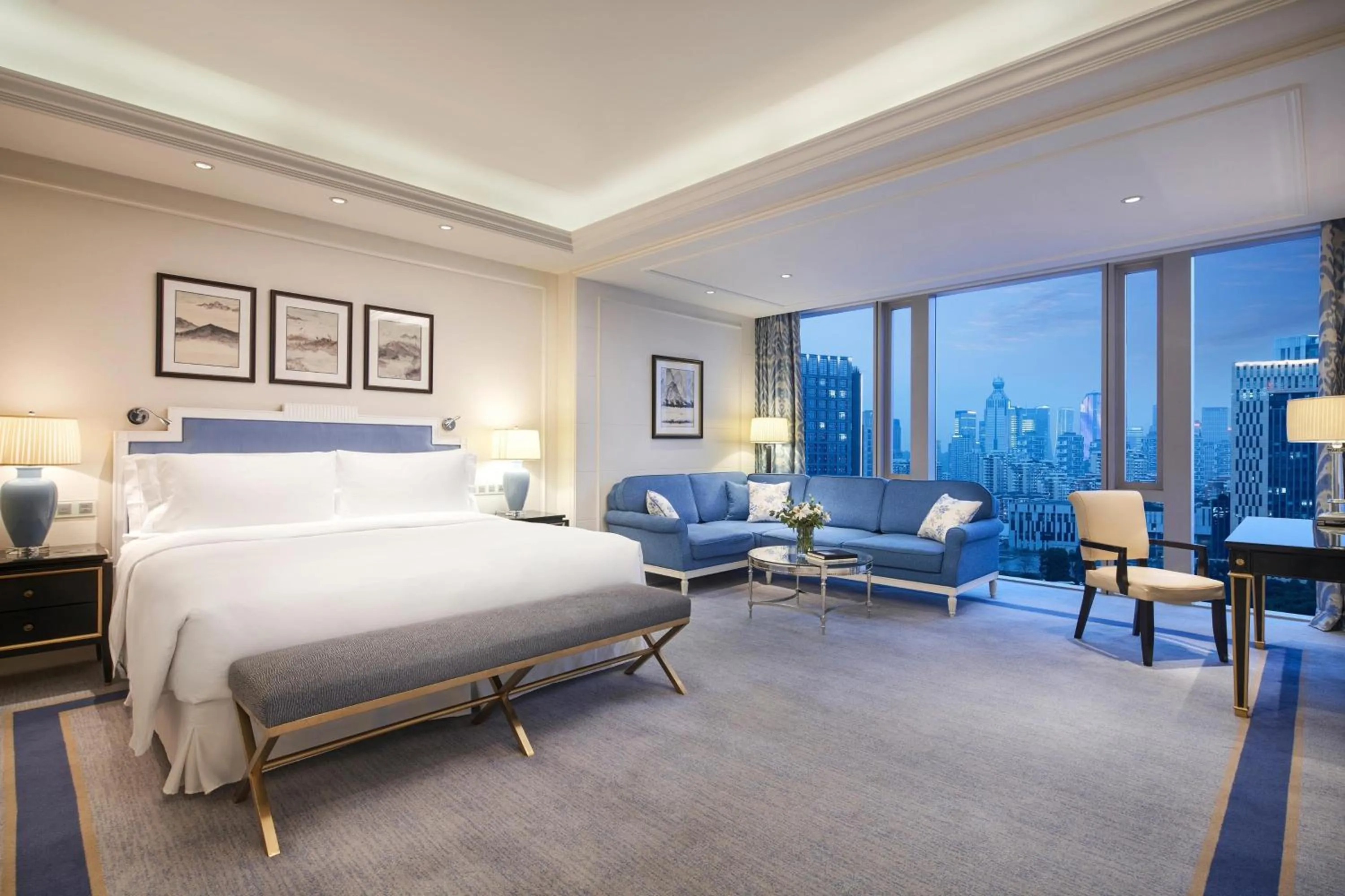 Photo of the whole room, Bed in The Azure Qiantang, a Luxury Collection Hotel, Hangzhou