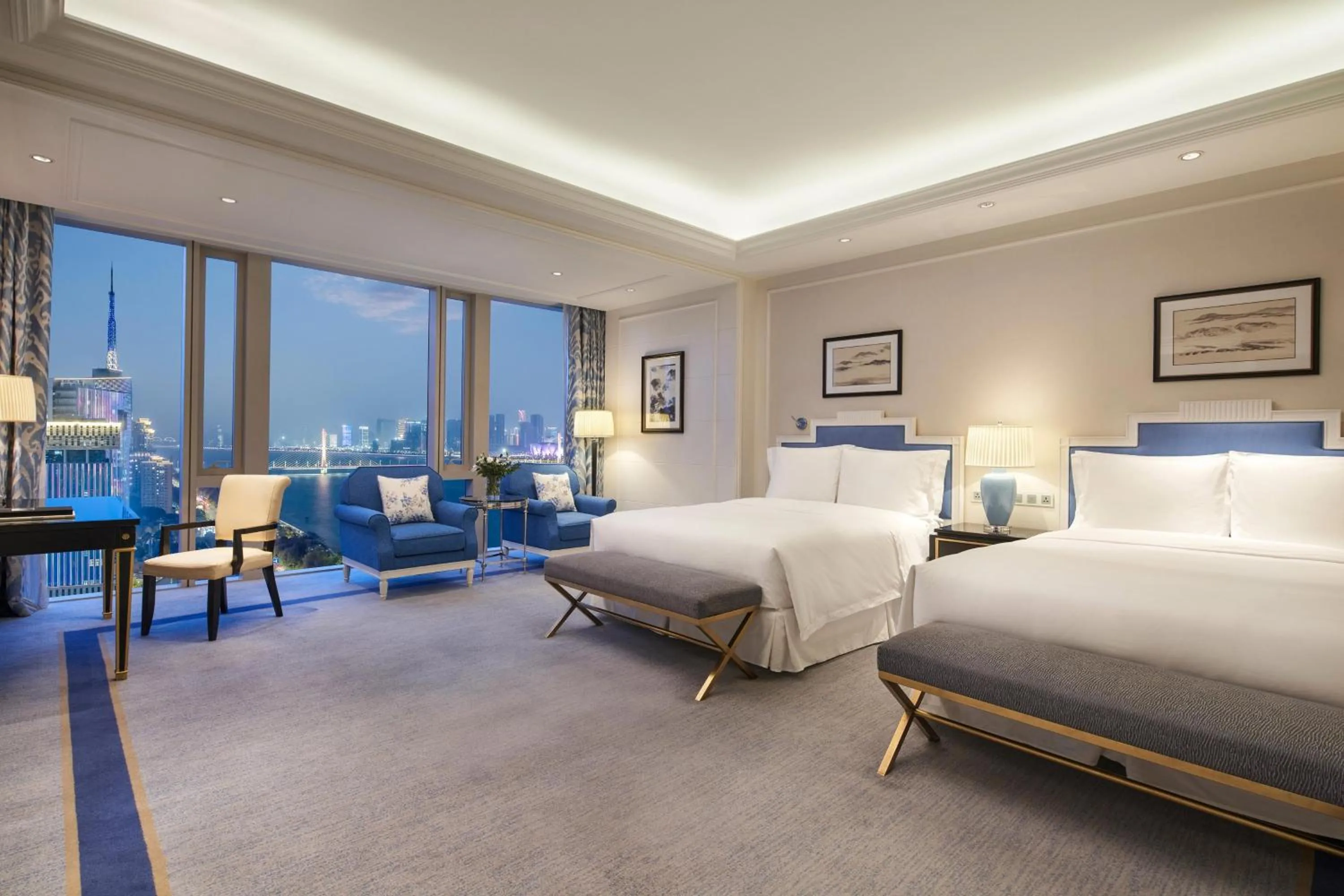 Photo of the whole room, Bed in The Azure Qiantang, a Luxury Collection Hotel, Hangzhou