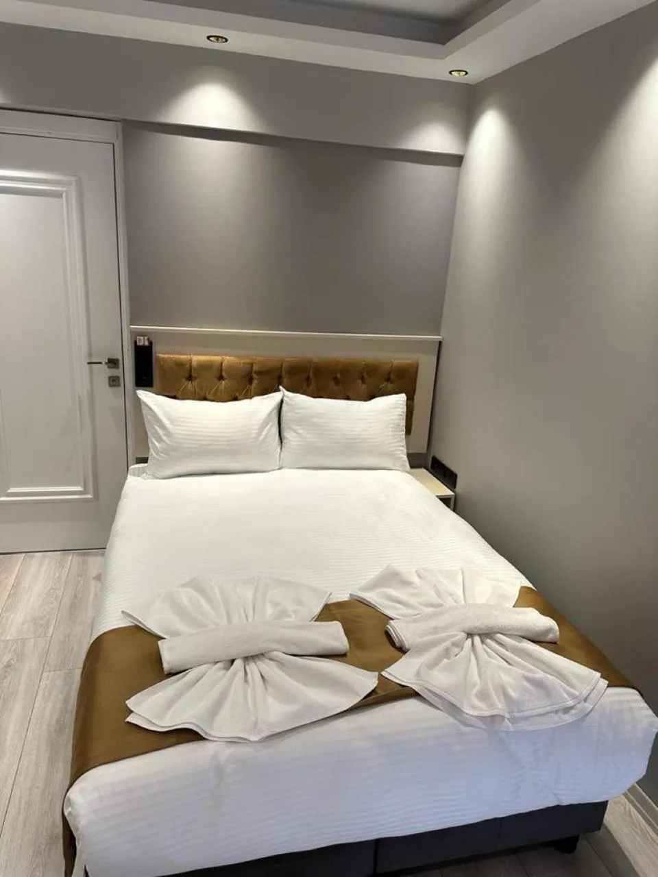 Bed in Sareban Istanbul