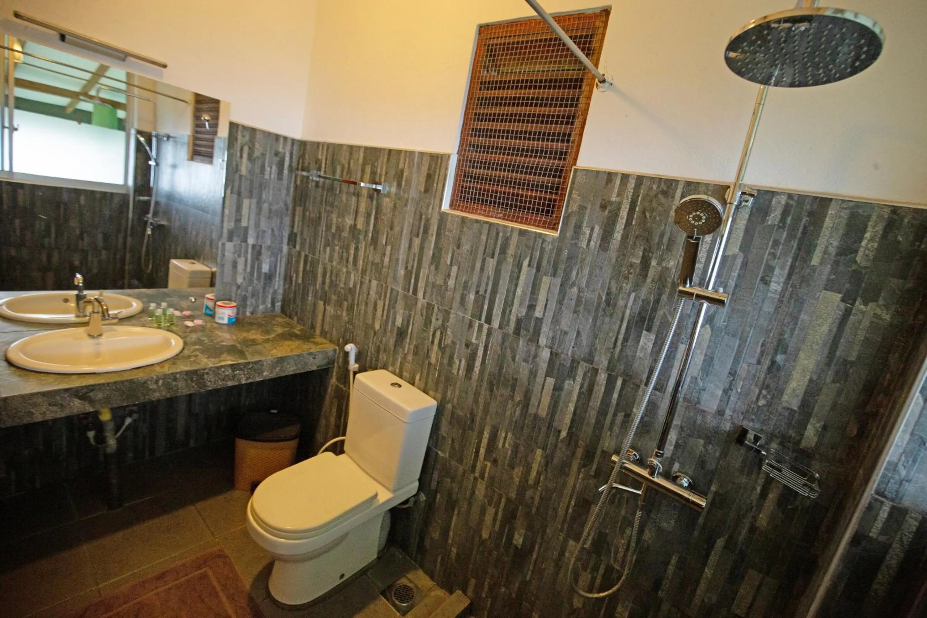 Bathroom in Green Hill