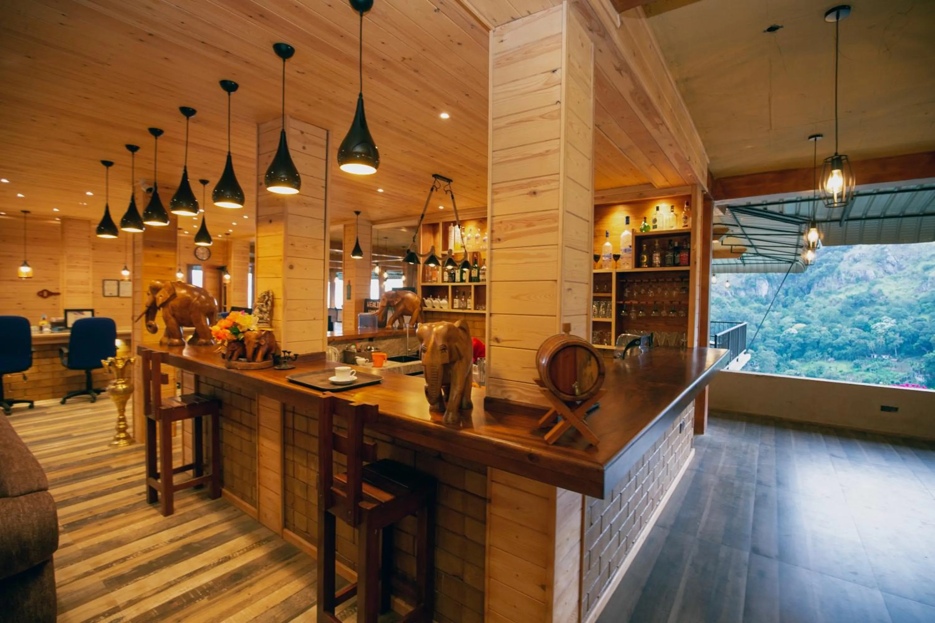 Restaurant/places to eat in Green Hill