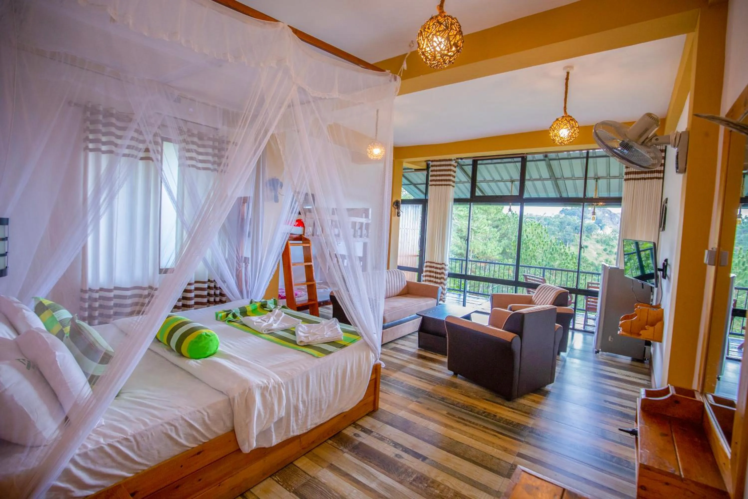 Bedroom, Bed in Green Hill