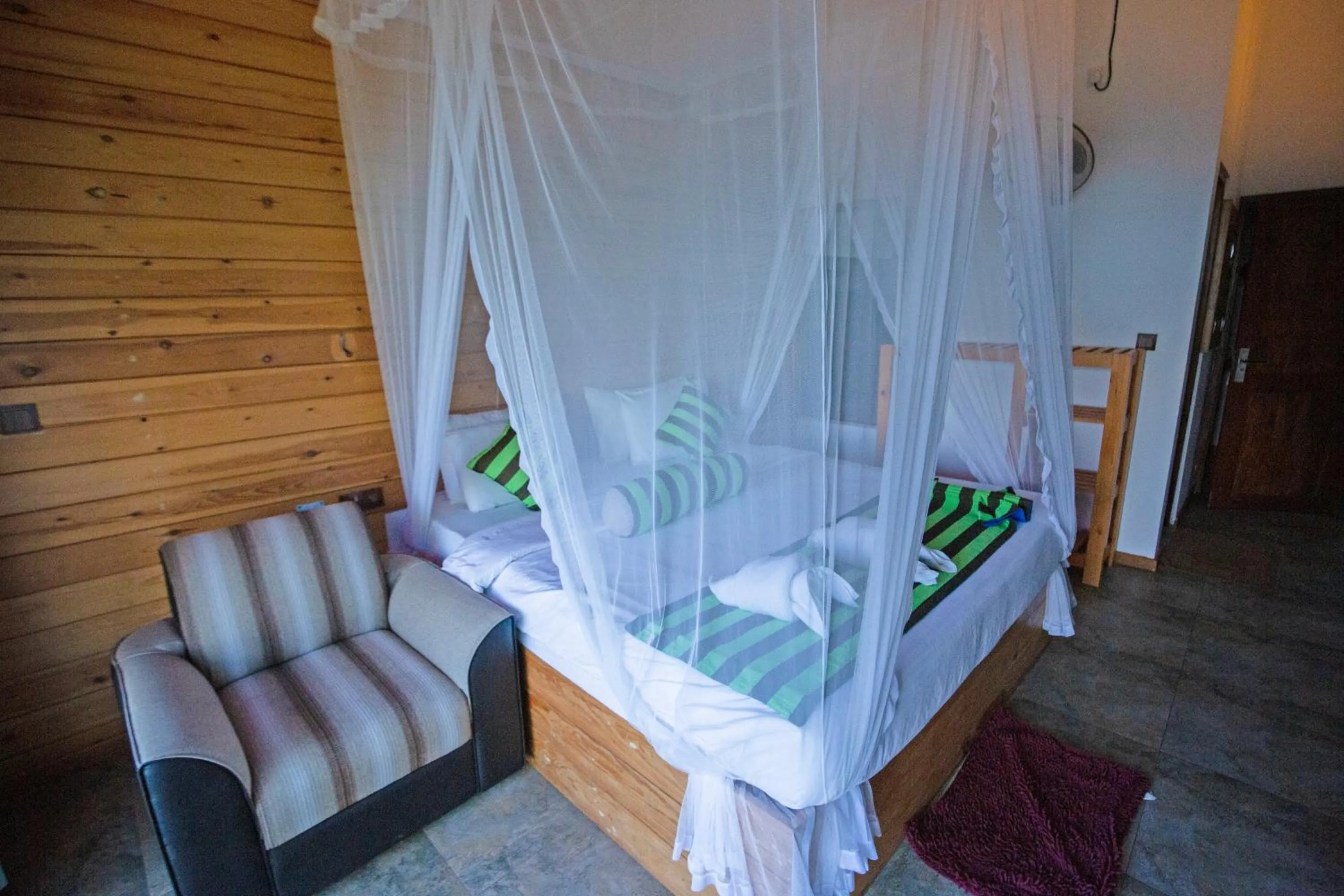 Bedroom, Bed in Green Hill