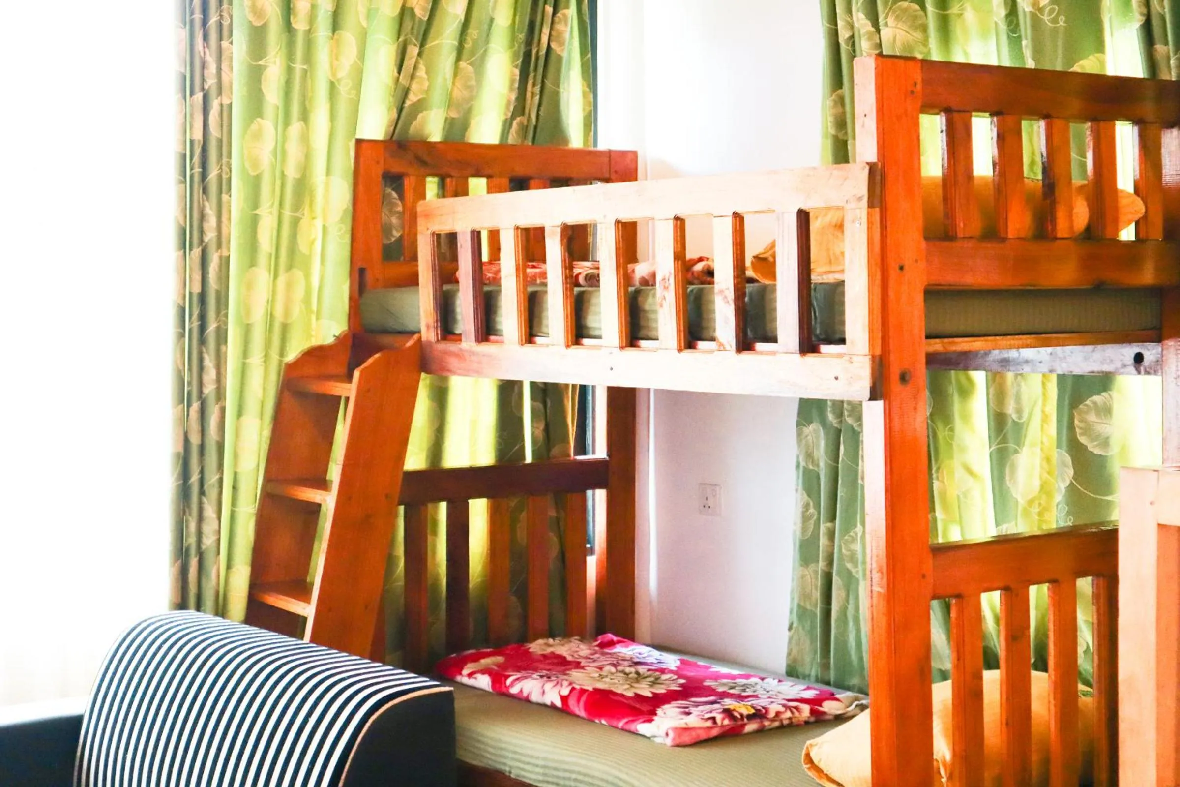 bunk bed, Bed in Green Hill