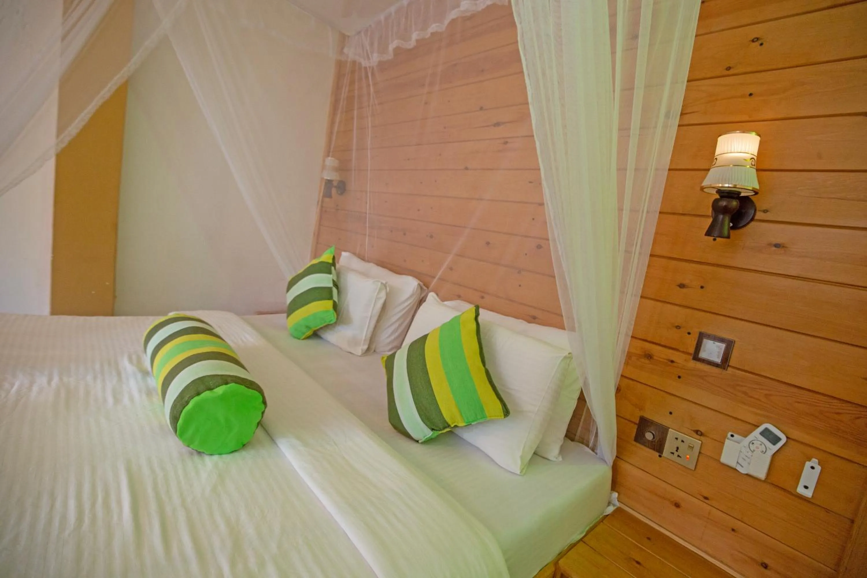 Bedroom, Bed in Green Hill