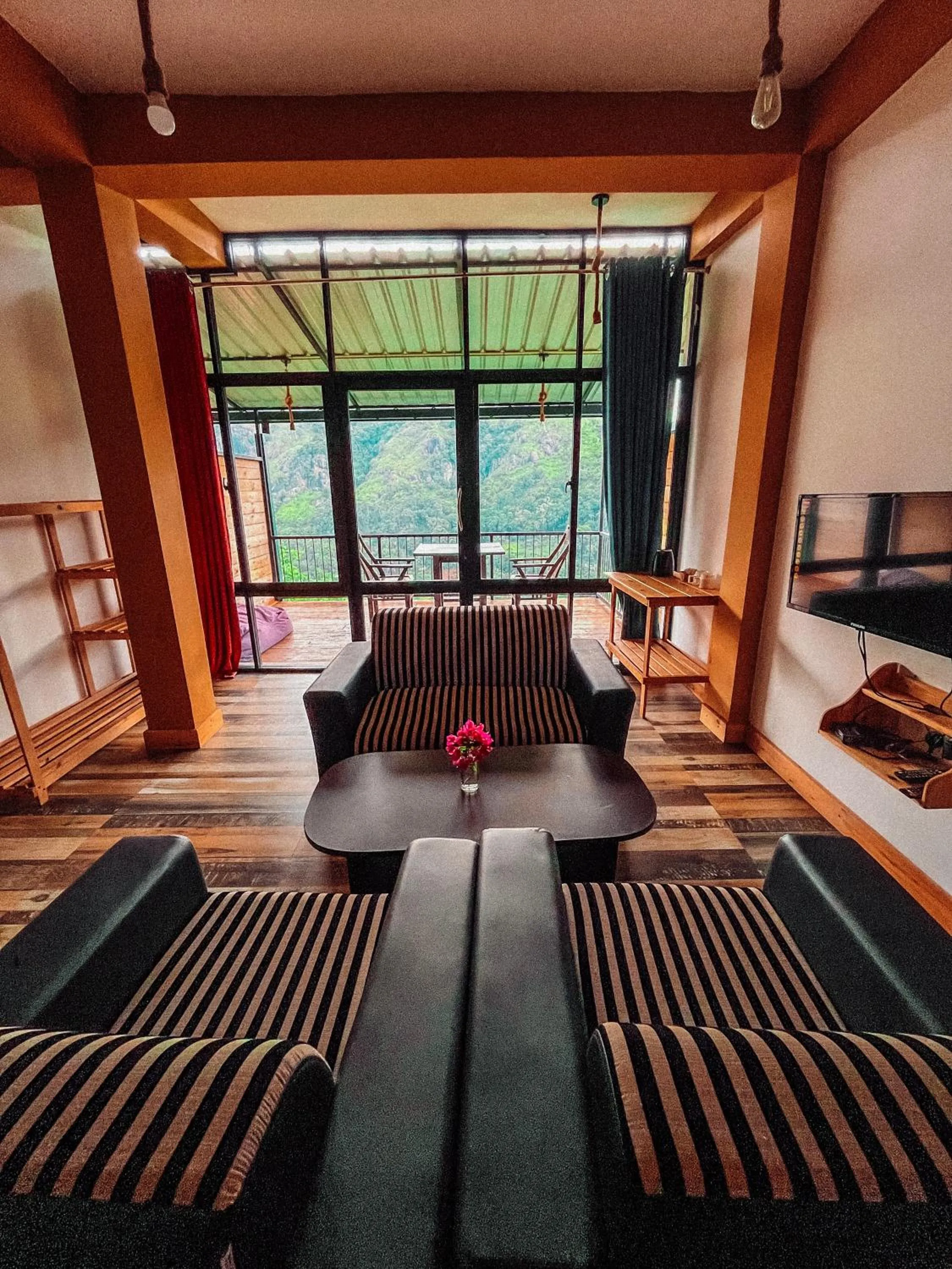 Bedroom, Bed in Green Hill