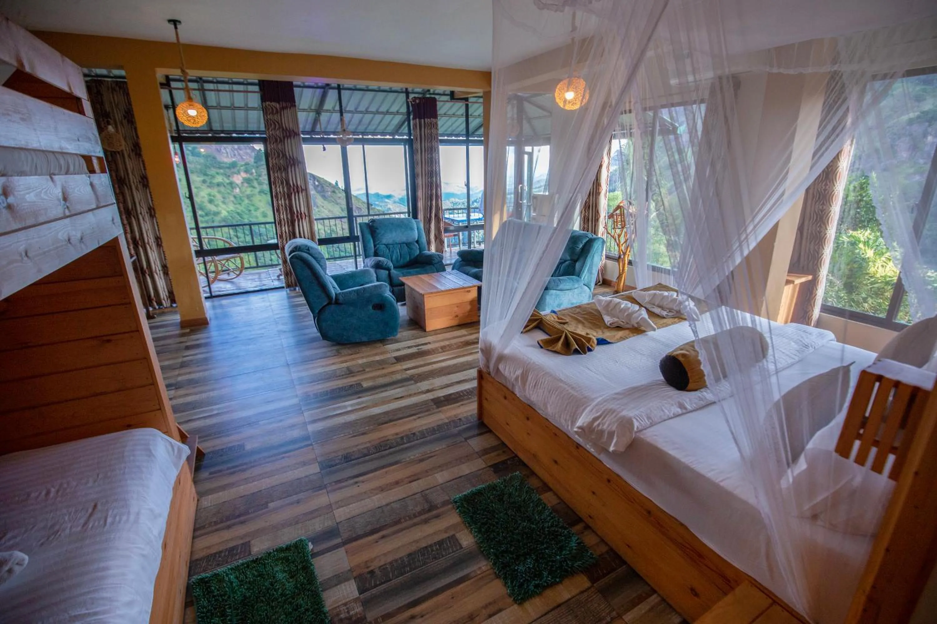 Bedroom, Bed in Green Hill