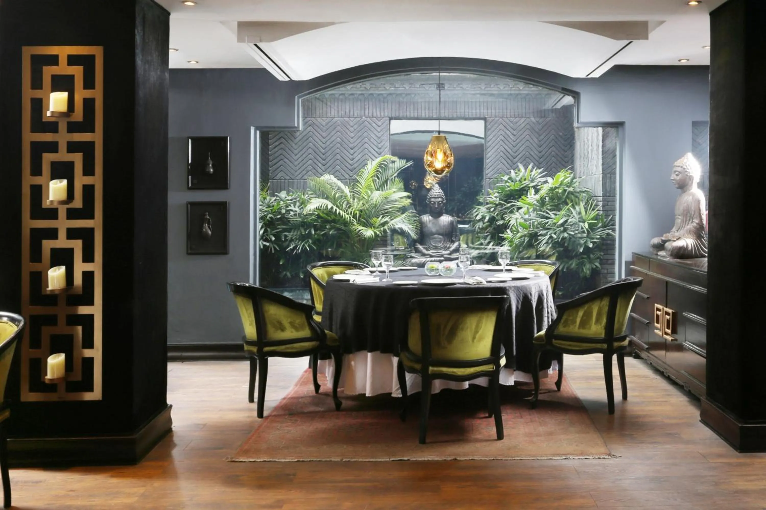 Restaurant/places to eat in Four Points by Sheraton Lahore