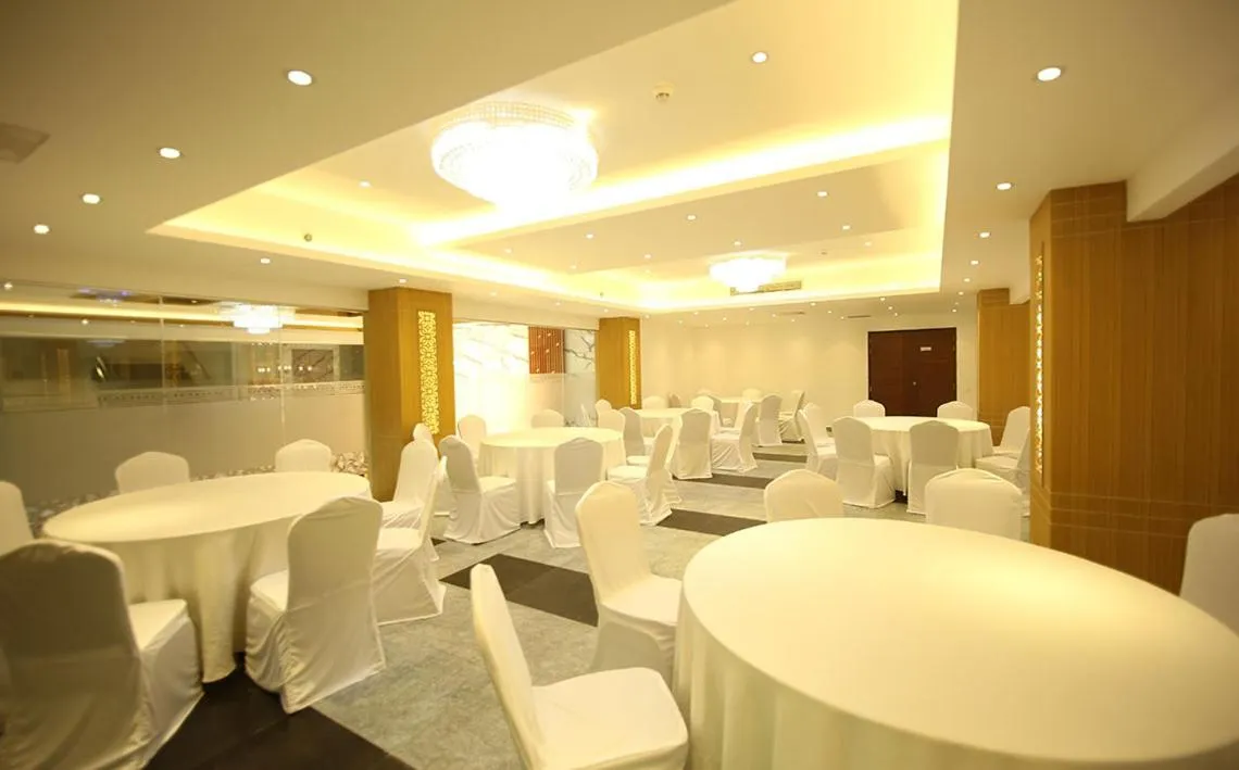 Restaurant/places to eat in Hotel X Rajshahi