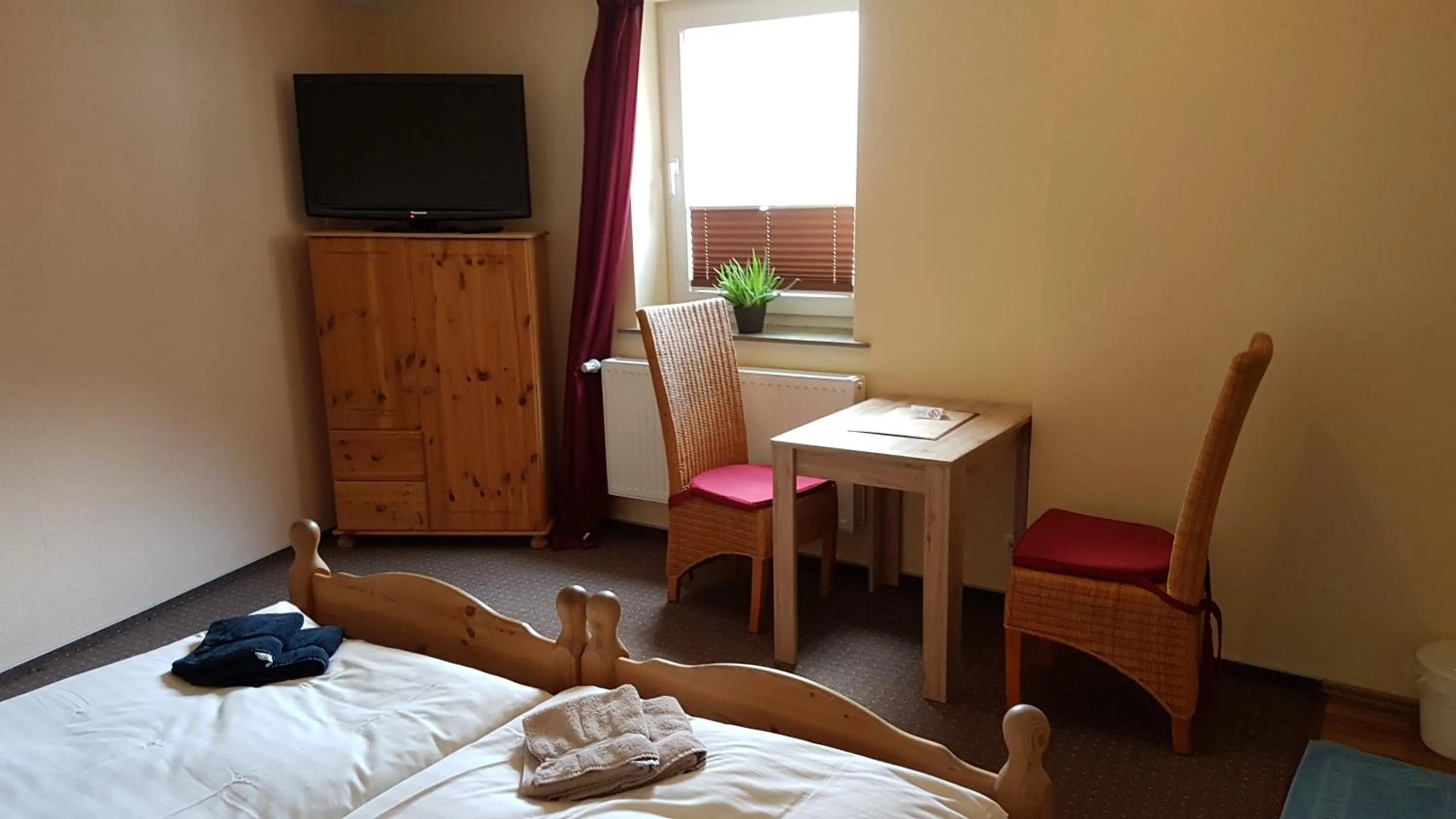 Decorative detail, Bed in Hotel Deutsches Haus Francop